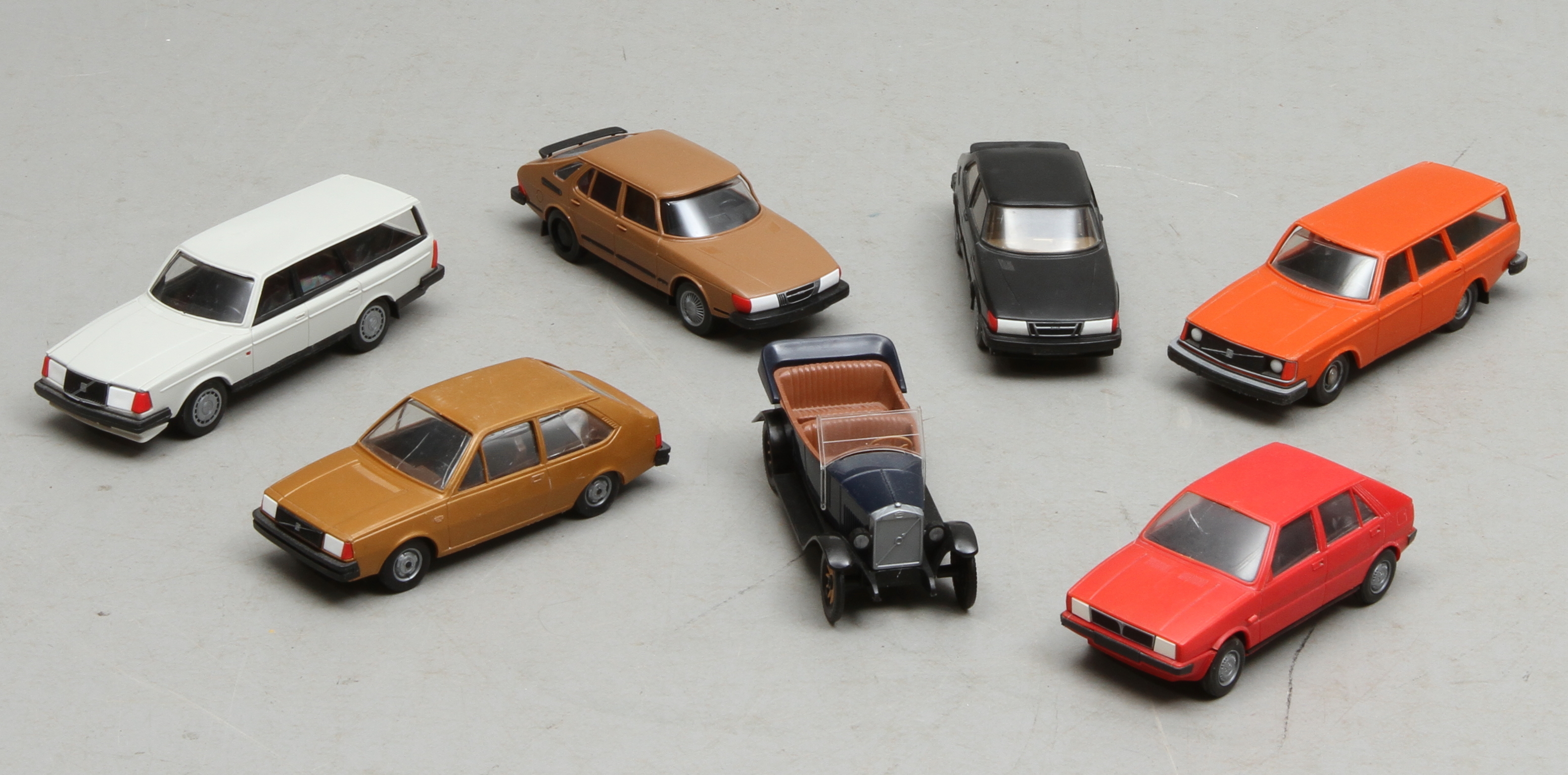 Images for 108685. PLASTIC CARS, MADE IN FINLAND, 7 PIECES.