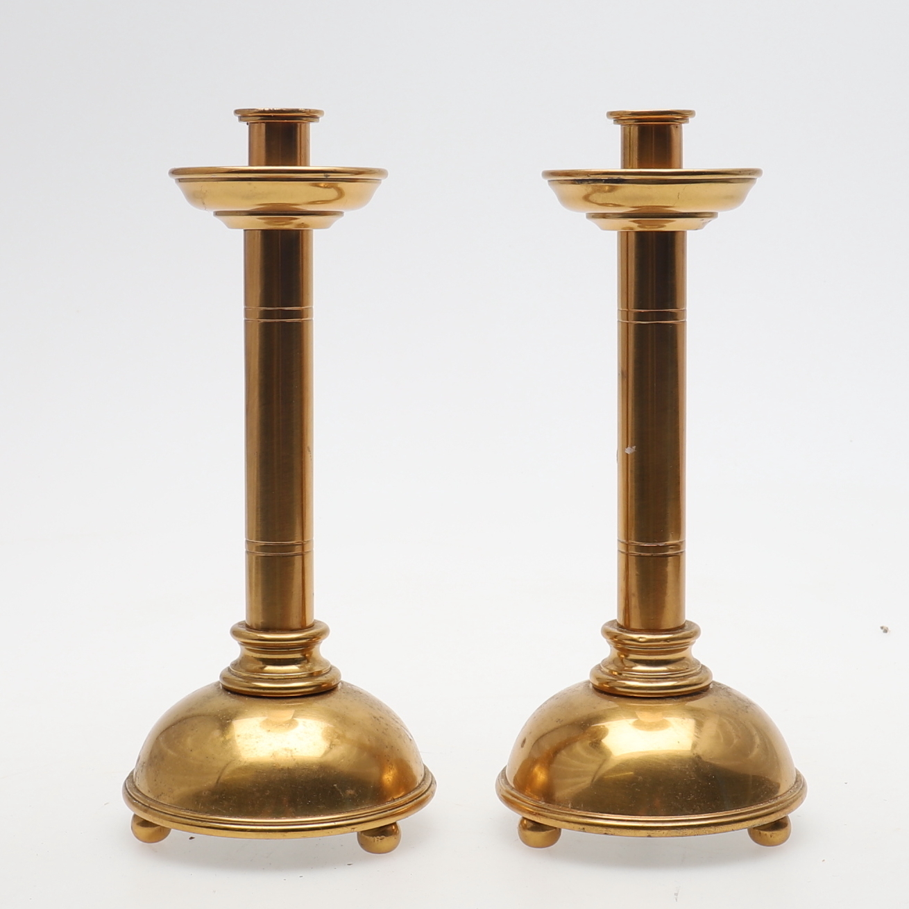 Moderna Ljusstakar LJUSSTAKAR, ETT PAR MODERNA, MÄSSING. Belysning & Lampor Ljusstakar