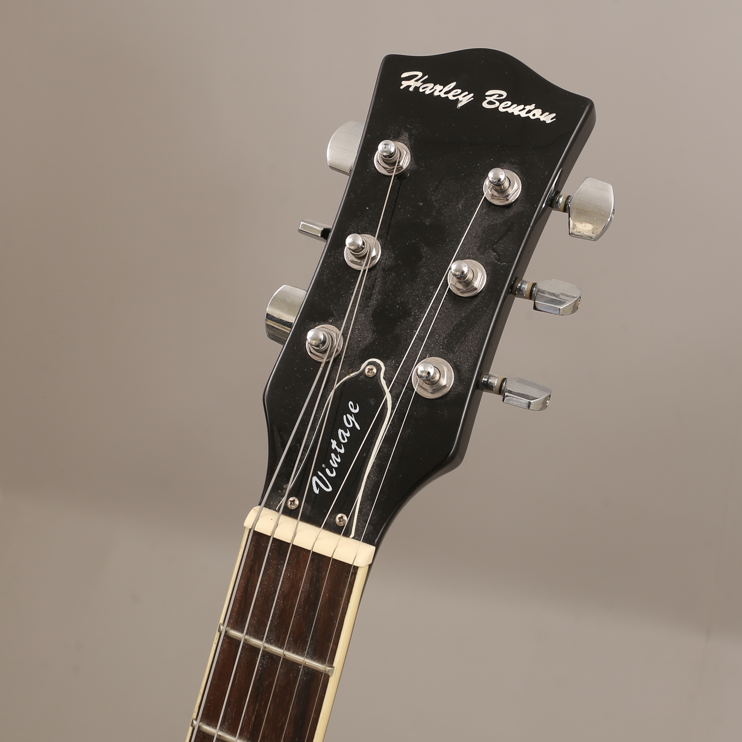 Images for 1143520. ELECTRIC GUITAR, semiacoustic, Vintage Harley