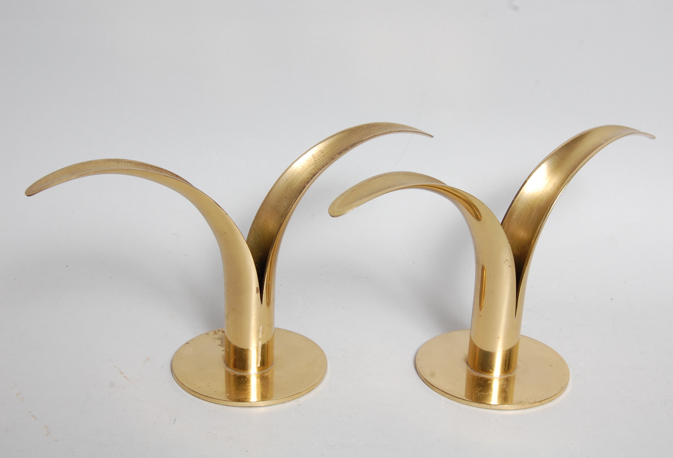 Ljusstake Liljan Ystad Metall Bilder för 115207. LJUSSTAKAR, 1 par " Liljan " Ivar Ålenius Björk