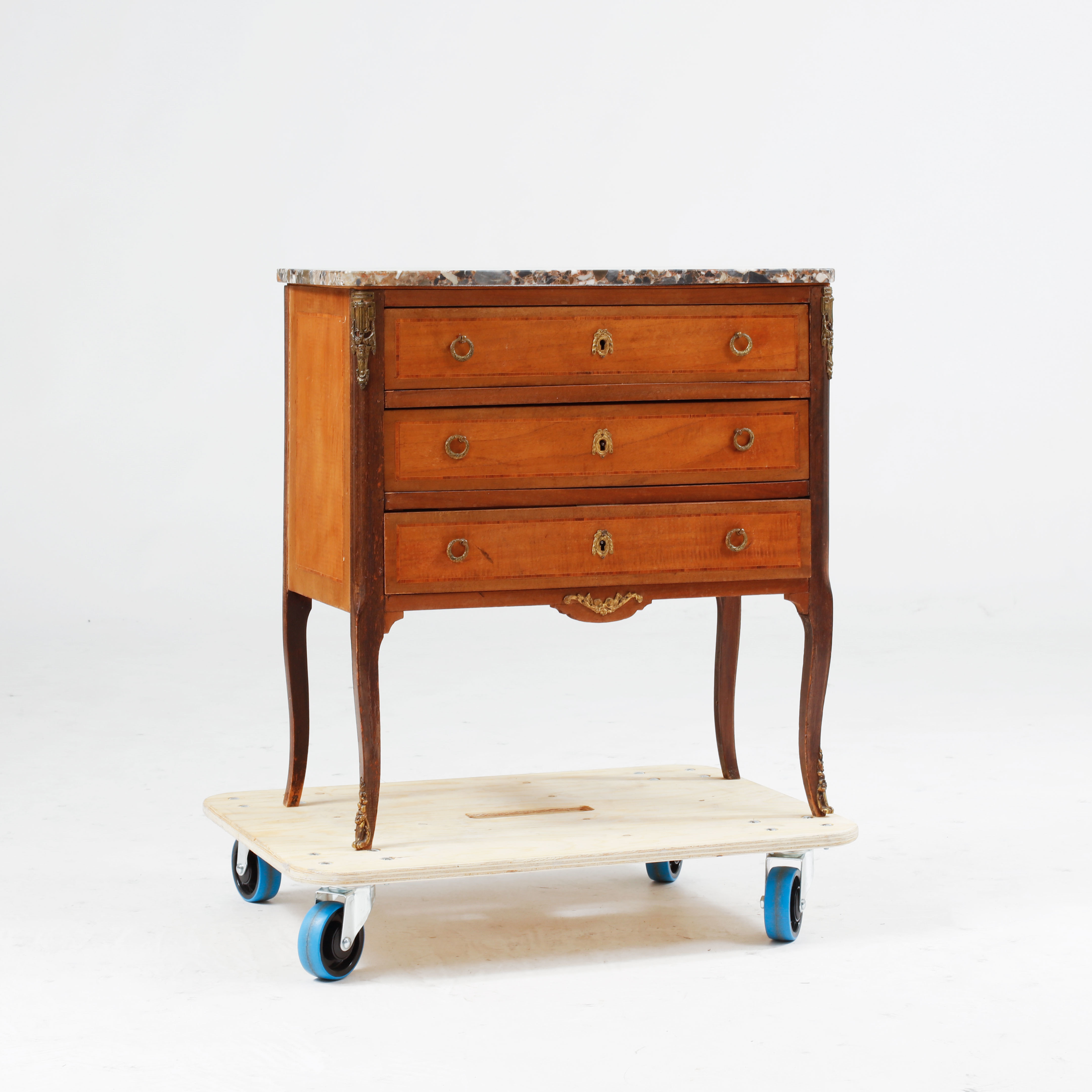 Bilder för 1174195. BYRÅ, Louis XVIstil, 1900tal.