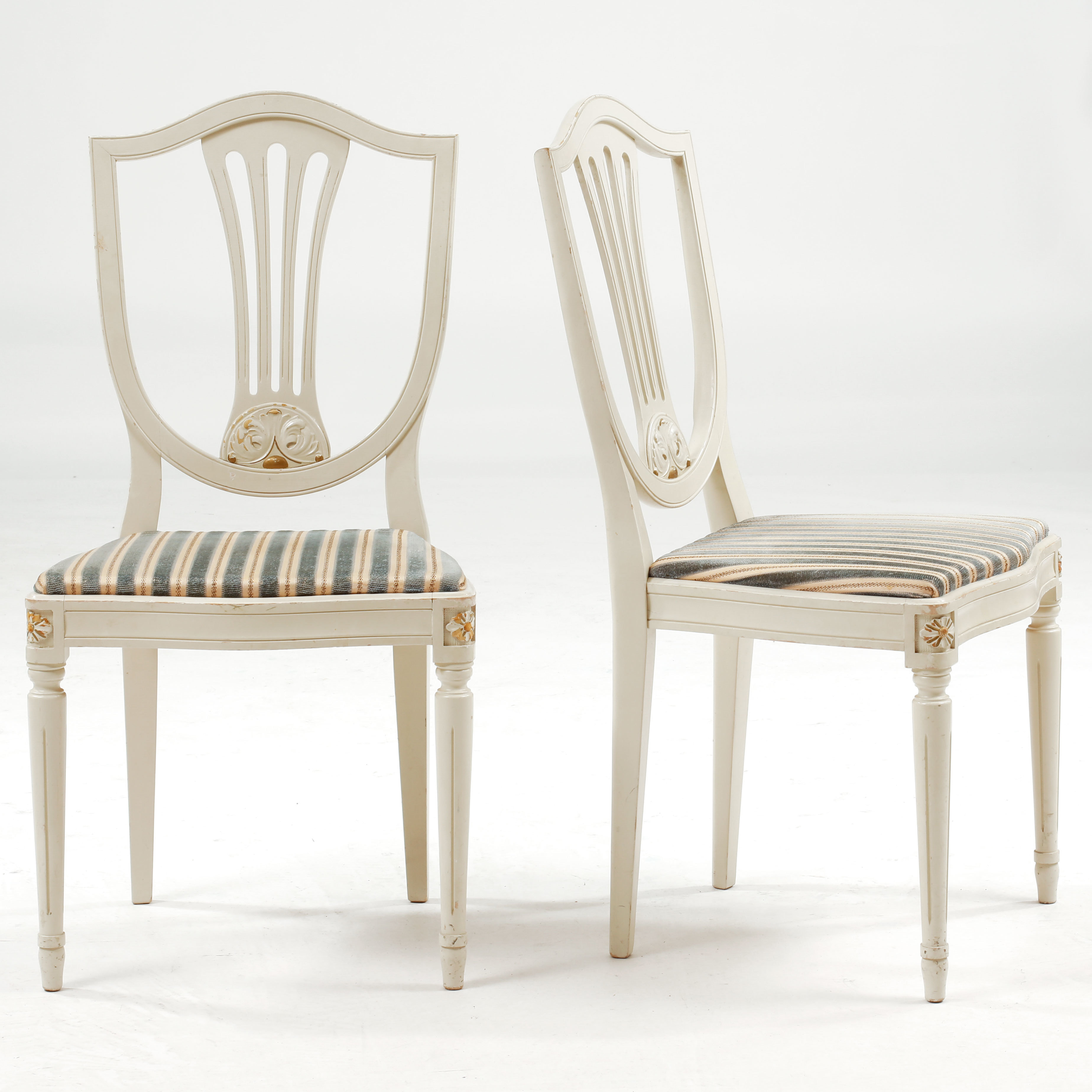 Gustavianskt Bord Och Stolar Bilder för 1253743. BORD och 4 STOLAR, gustaviansk stil.