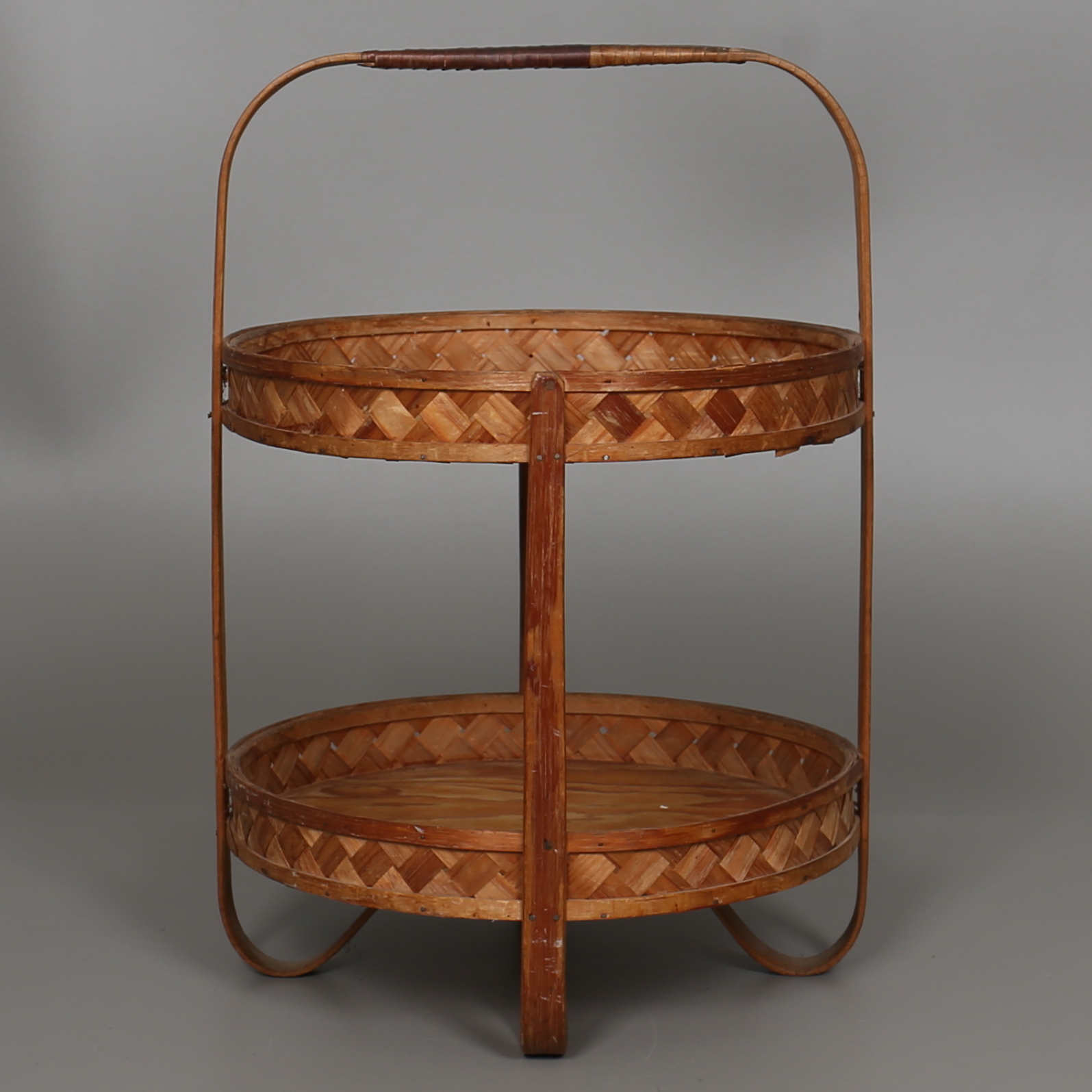 Bord I Björk BRICKBORD i björk. 1900talet. Möbler Bord