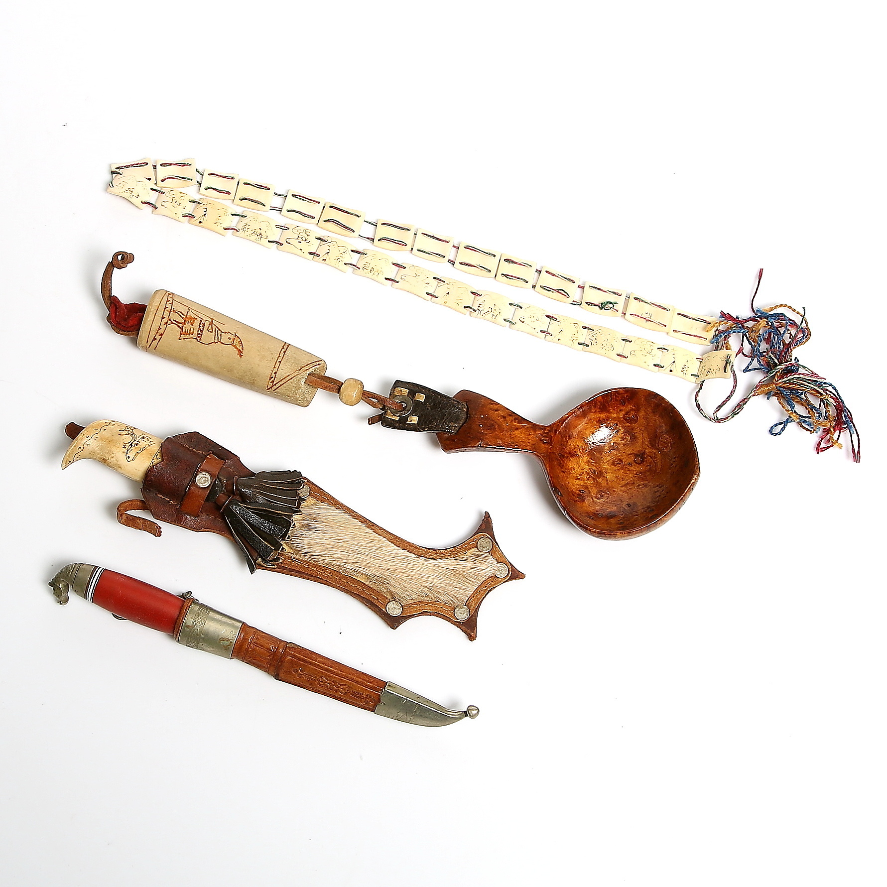 Bilder för 213593. PARTI SAMESLÖJD, 5 delar, bl.a. knivar och nålhus