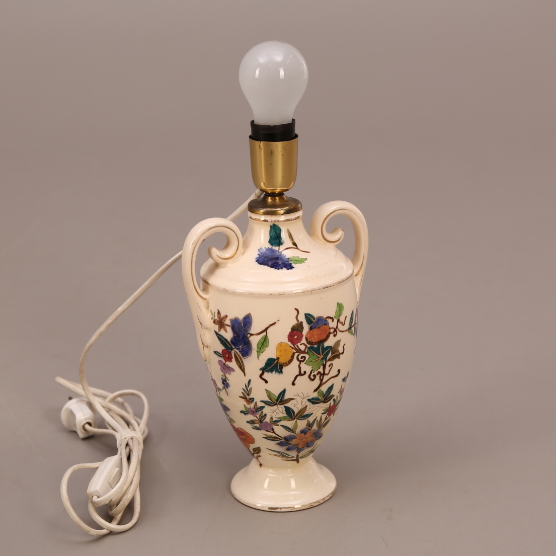 Lampskärm Porslin Bilder för 224426. BORDSARMATUR med hänklar, porslin, Rörstrand, vit