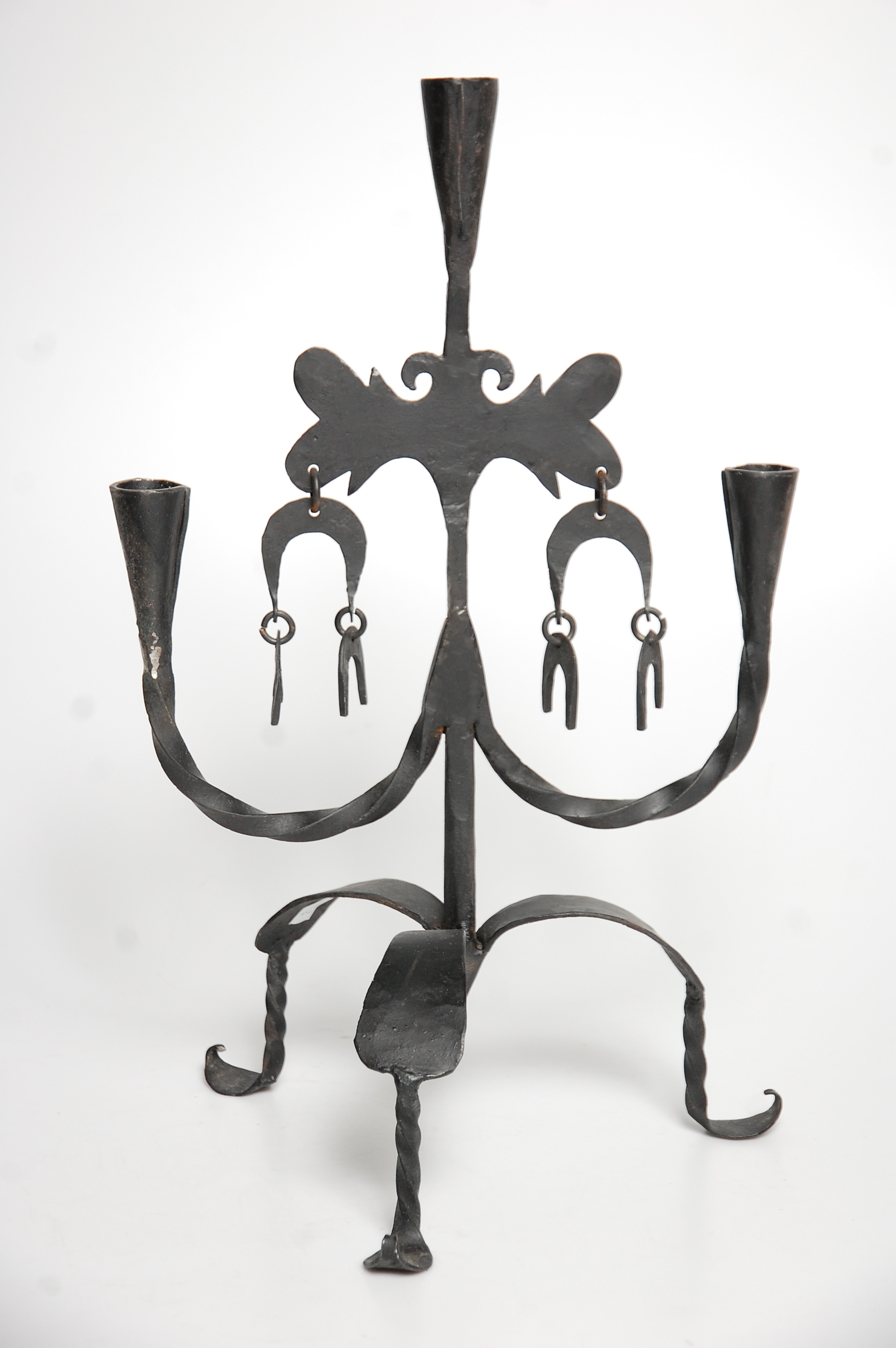 smidesljusstake Smidesljusstake, Skåne, 1900-Tal. Belysning & Lampor - Ljusstakar - Auctionet
