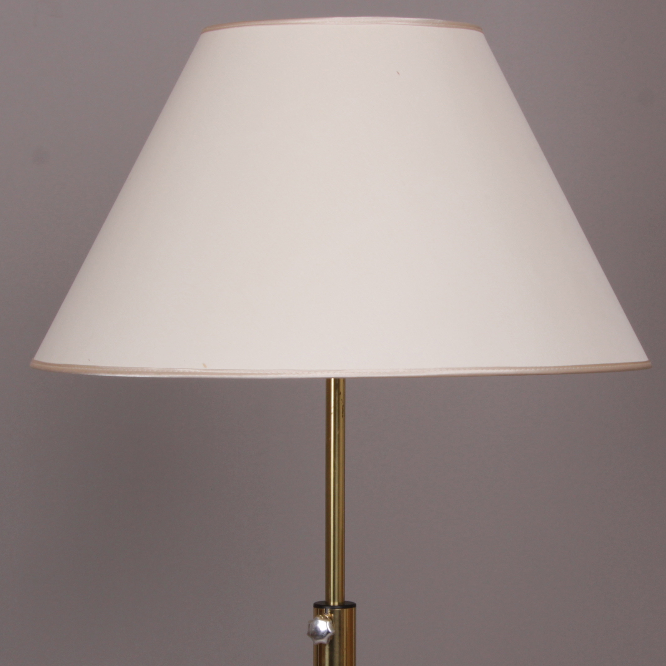 Fagerhult Golvlampa Mässing Bilder för 367827. GOLVLAMPA, mässing, Fagerhult, 1900tal.