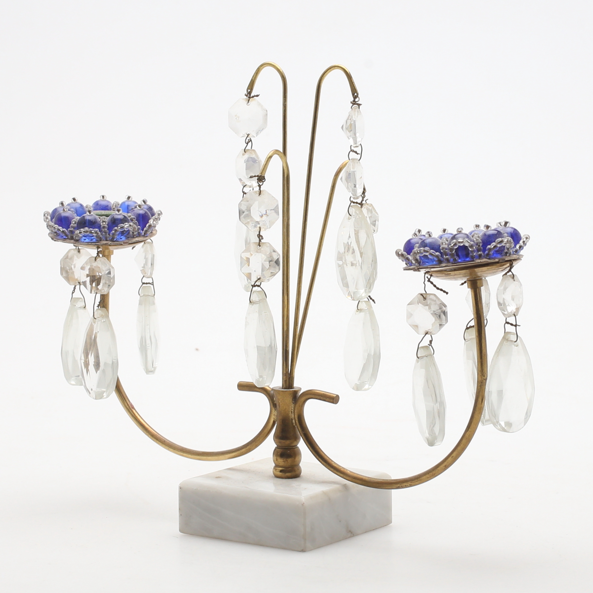 Kandelaber Med Prismor Bilder för 376816. KANDELABER, marmor/mässing, med prismor, 1900tal