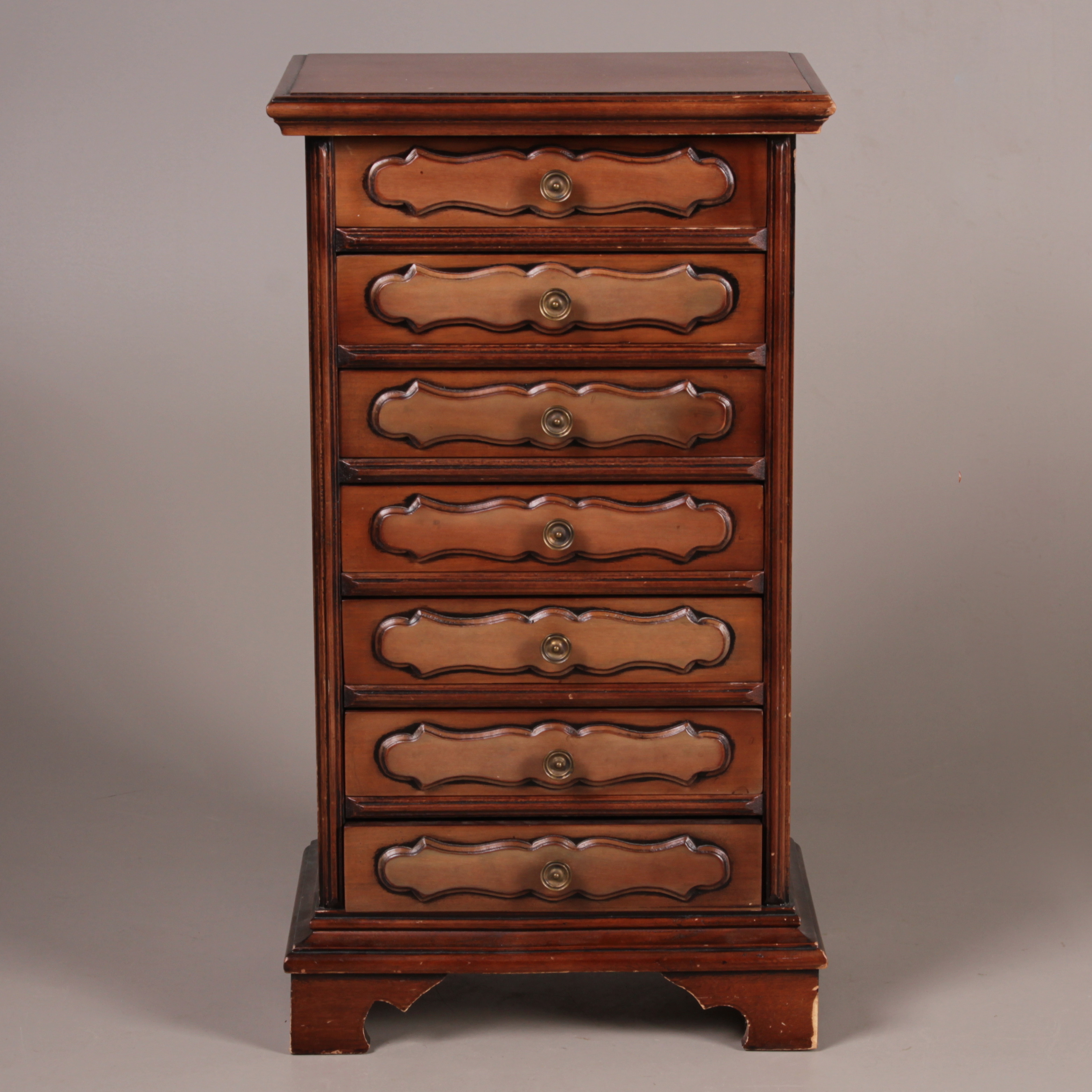 Engelsk Byrå BYRÅ, engelsk stil, 1900tal. Möbler Byråar