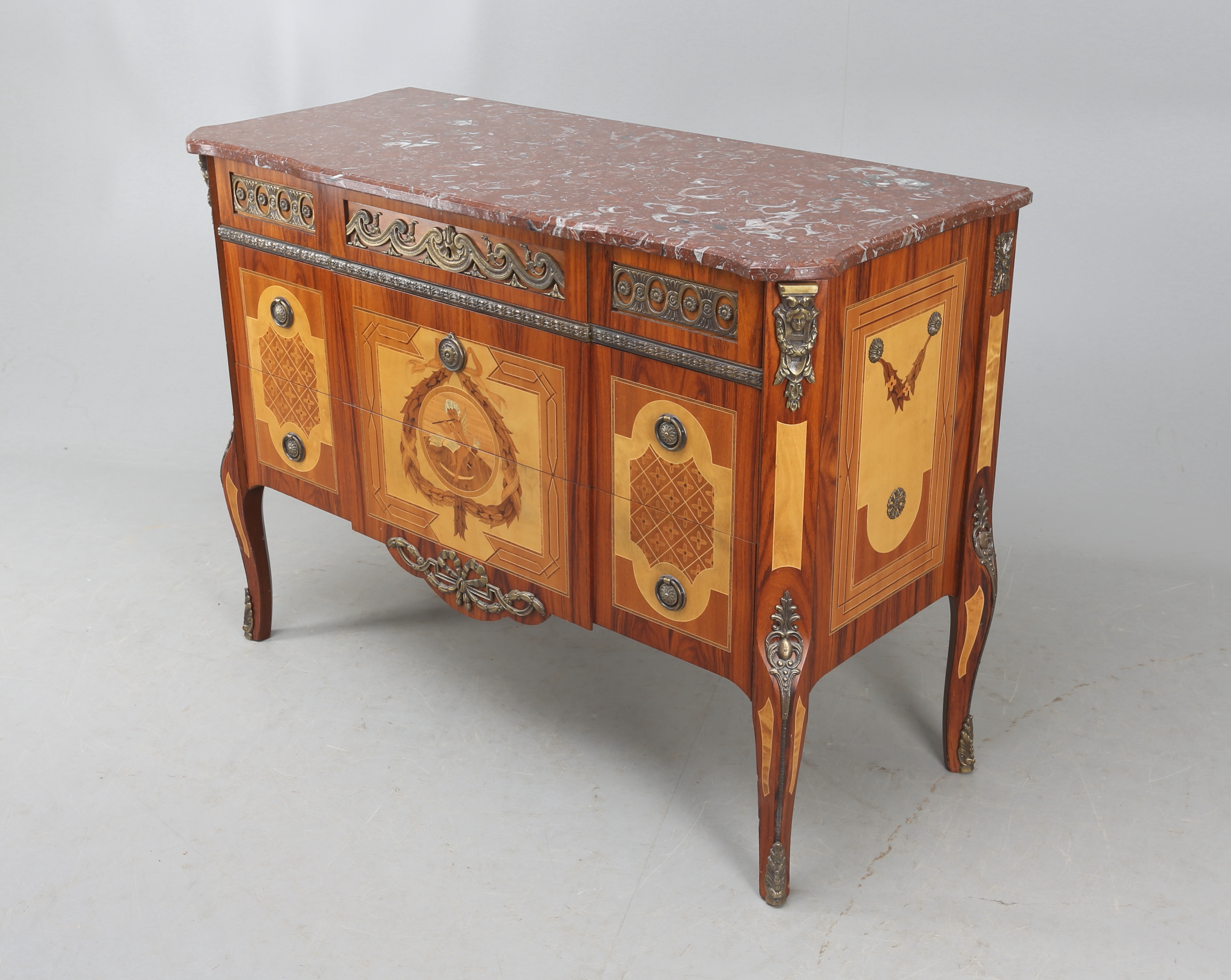 Gustaviansk Byrå Pris Bilder för 399657. BYRÅ, gustaviansk stil, Hauptmodell, 1900tal