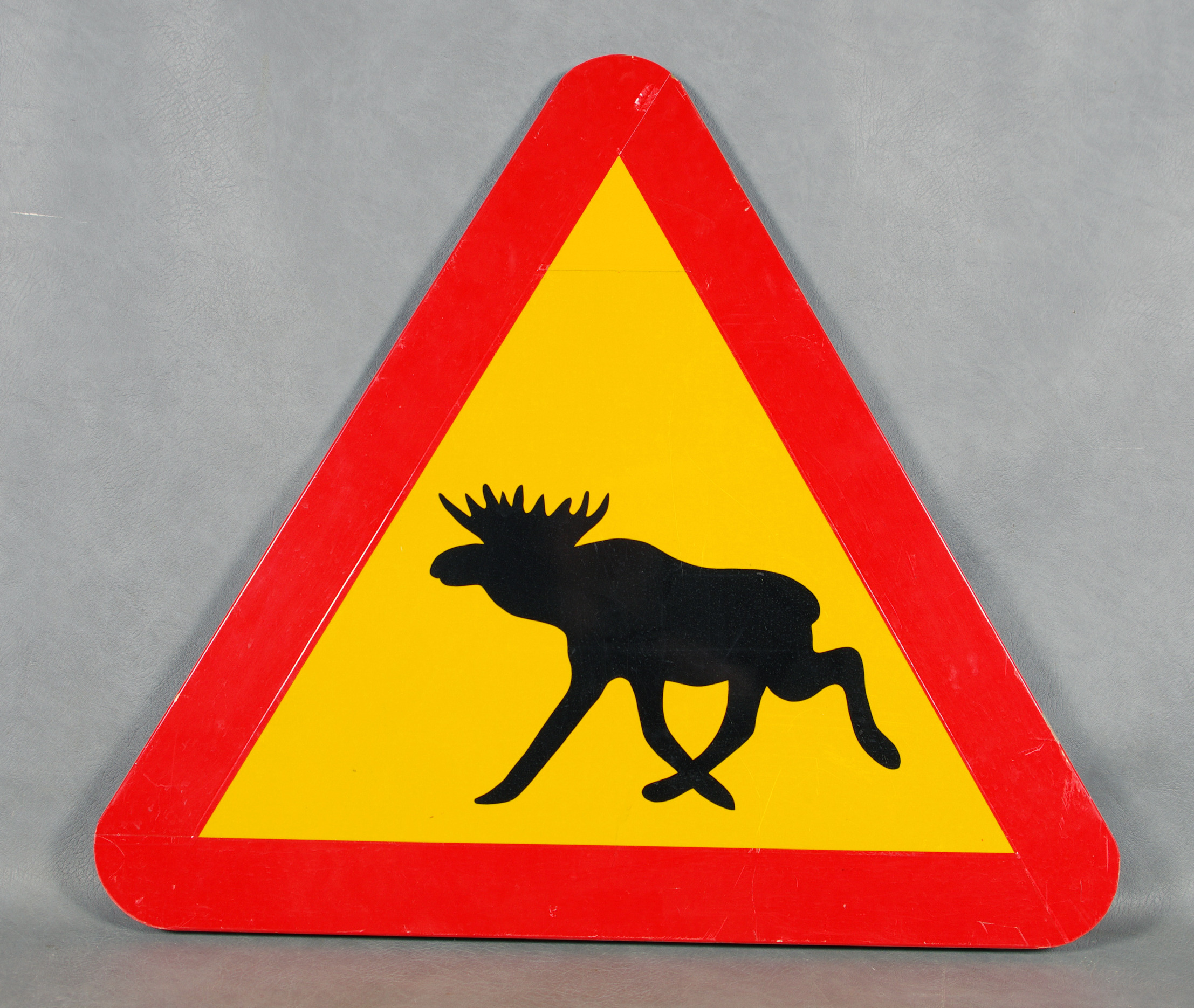 VÄGSKYLT, varning för älg. Övrigt Övrigt