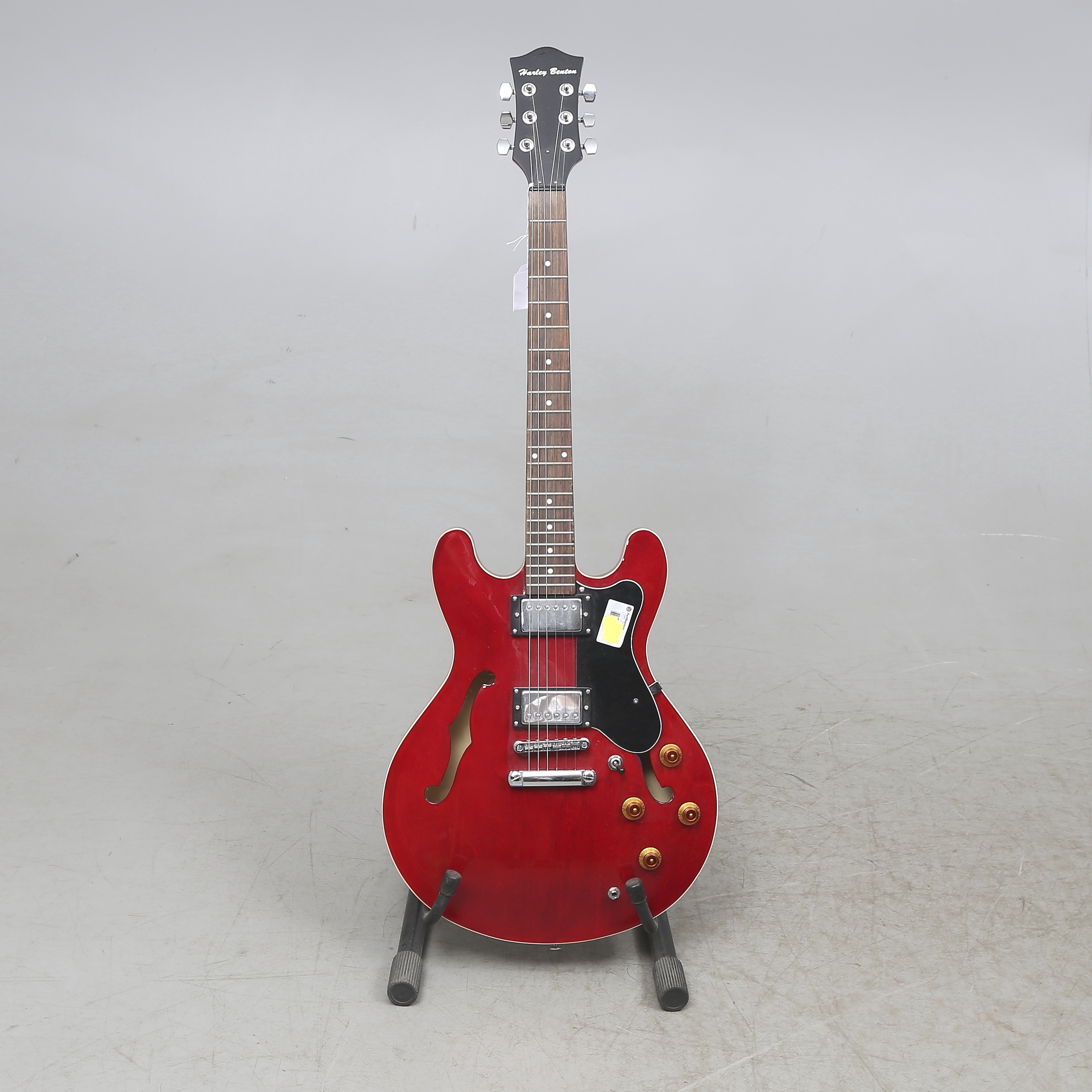Images for 420429. ELECTRIC GUITAR, Harley Benton. - Auctionet