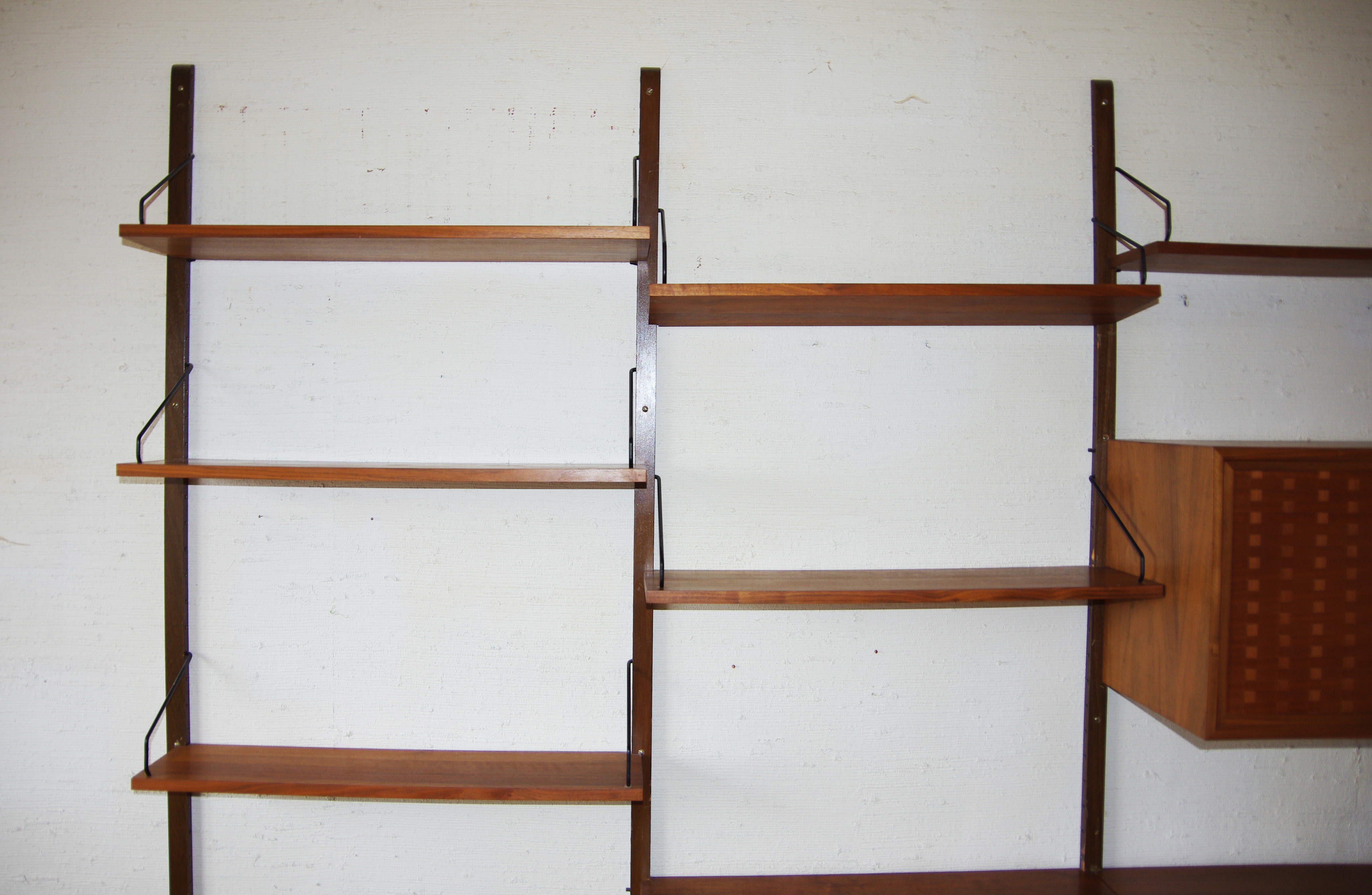 Bokhylla Väggfast Bilder för 426304. BOKHYLLA, teak, väggfast, 1960/1970tal.