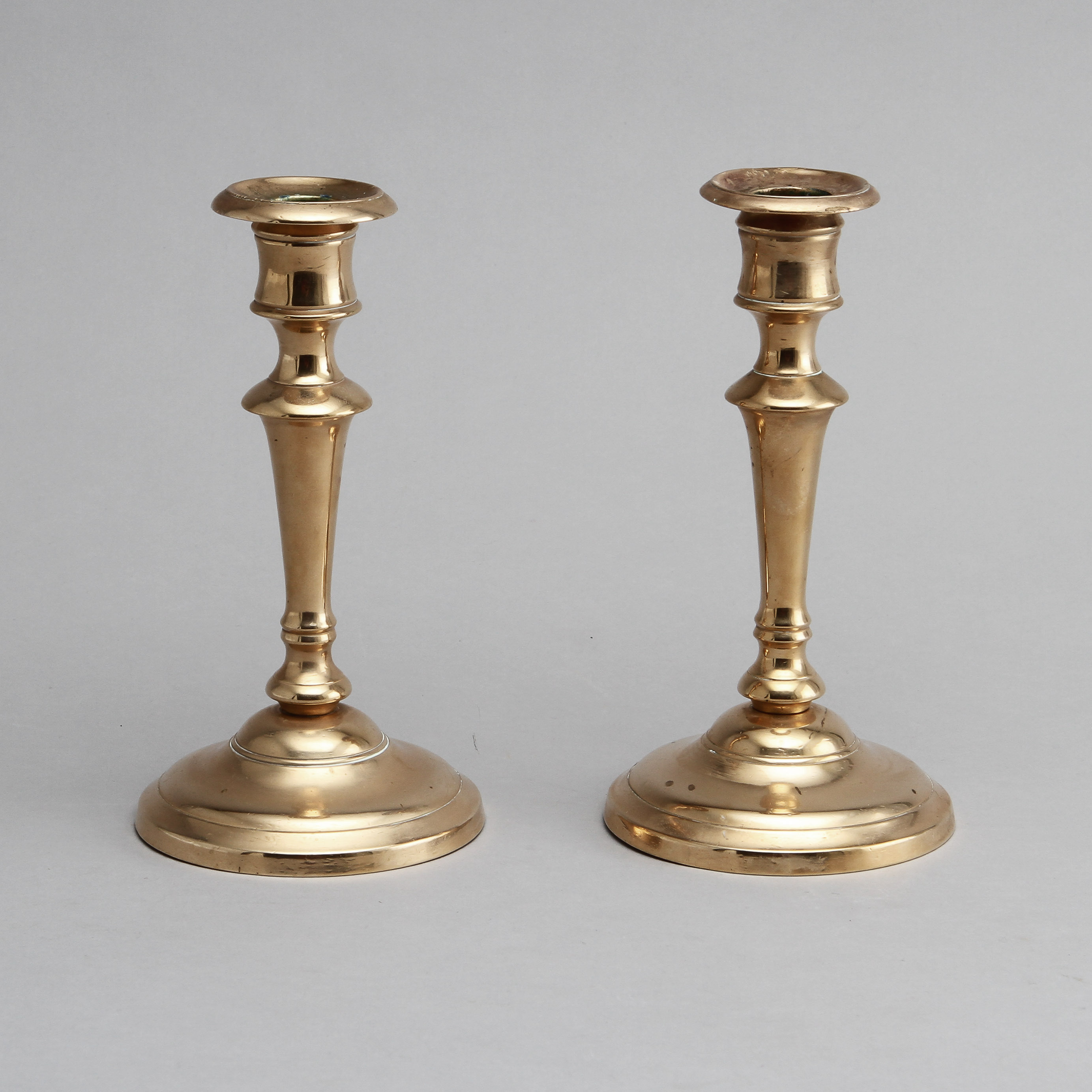 ljusstake mässing skultuna Ljusstakar, Ett Par, Mässing, Skultuna No 15. Belysning & Lampor - Ljusstakar - Auctionet