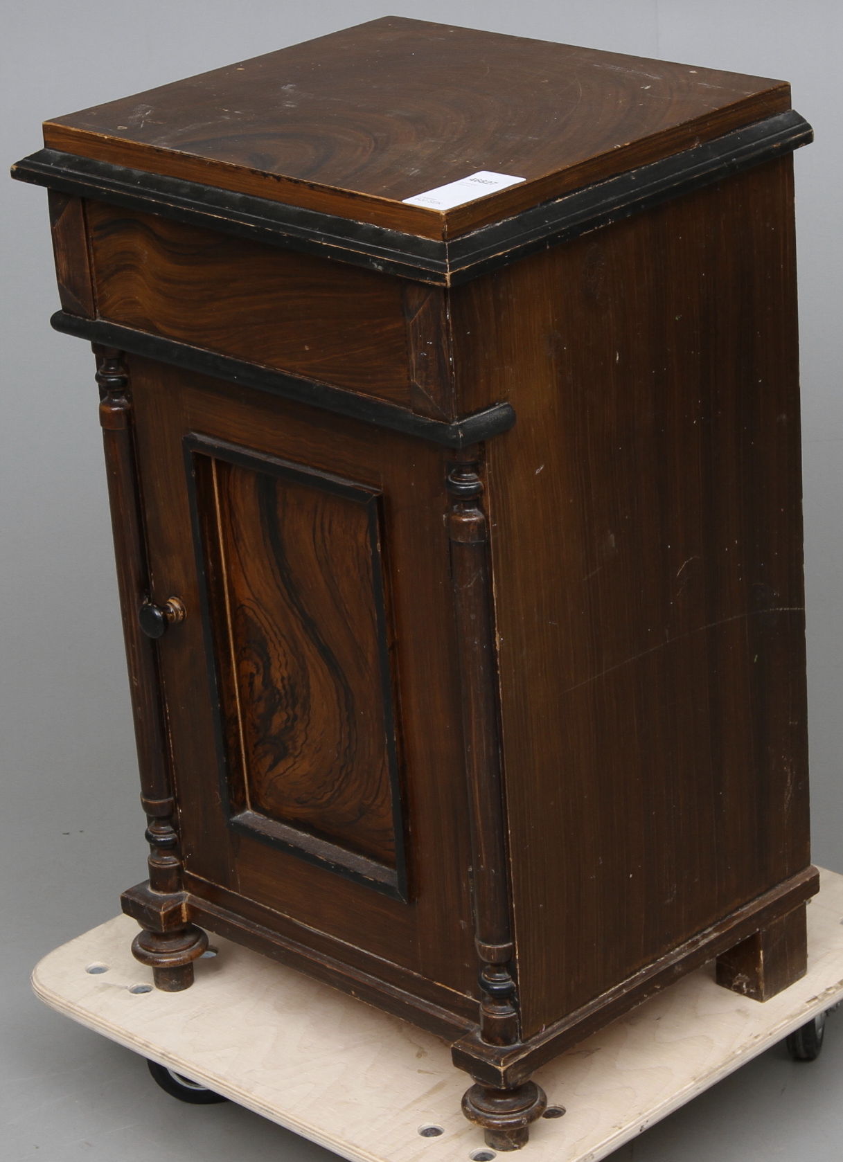 Kommod Skåp KOMMOD, 1800tal. Möbler Skåp & Hyllor