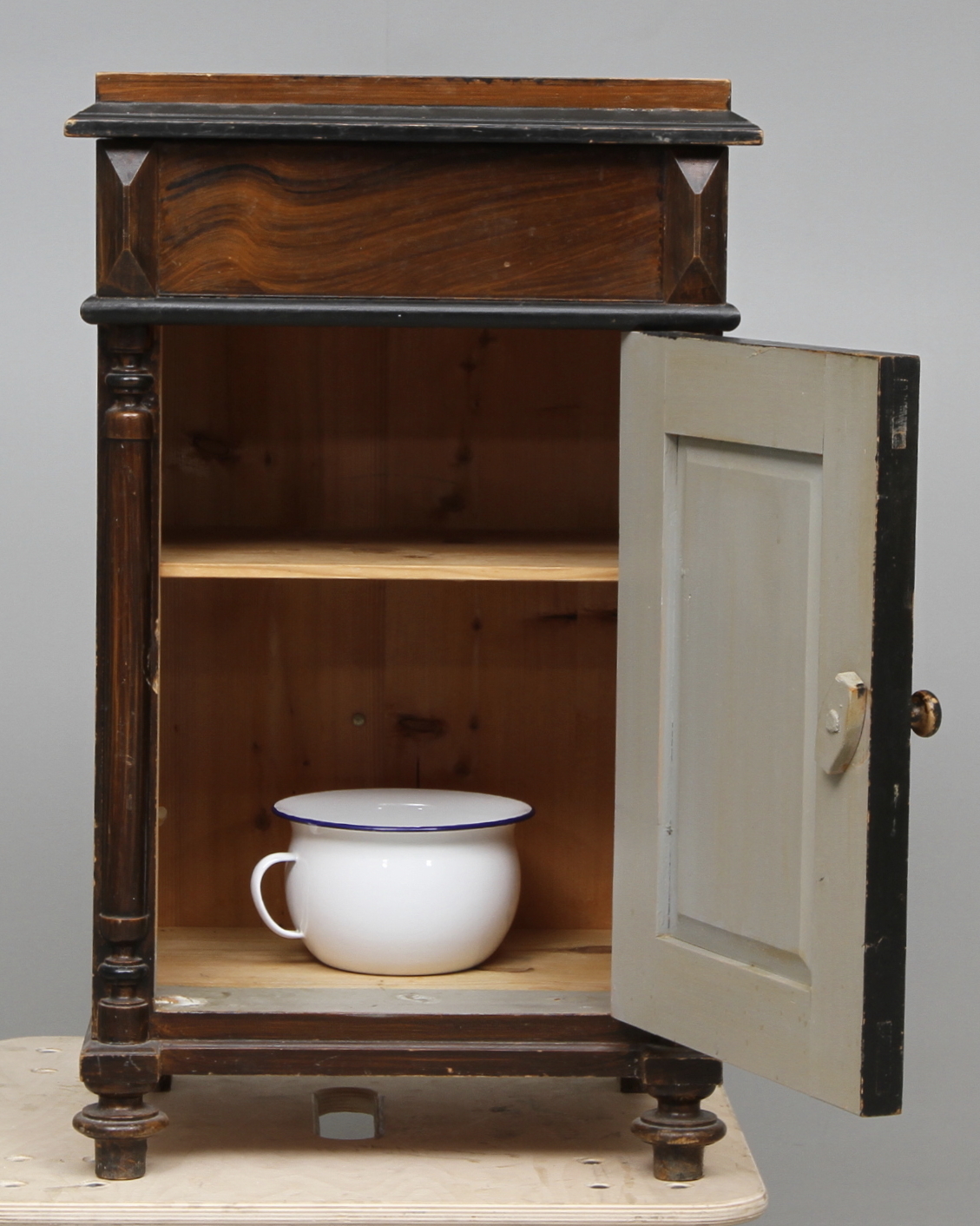 Kommod Skåp KOMMOD, 1800tal. Möbler Skåp & Hyllor