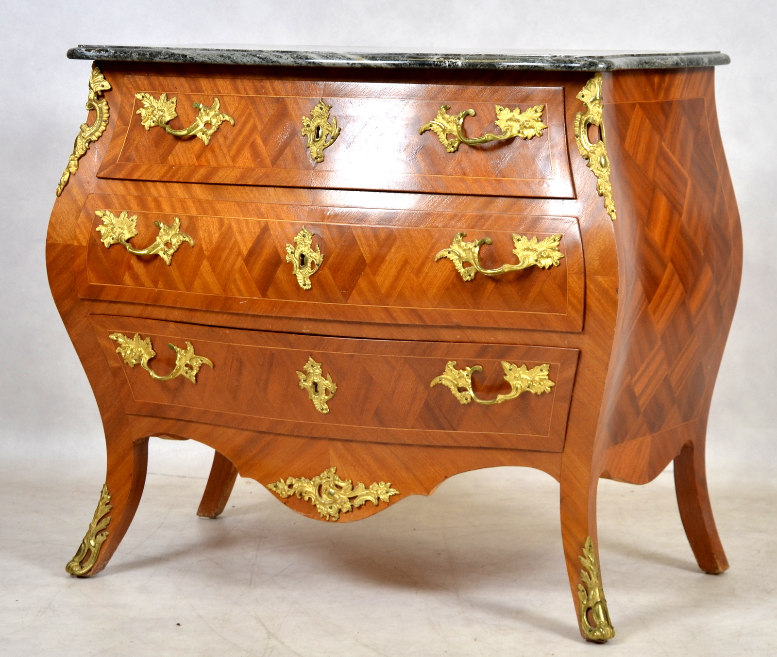 BYRÅ, rokoko stil, 1900tal. Möbler Byråar