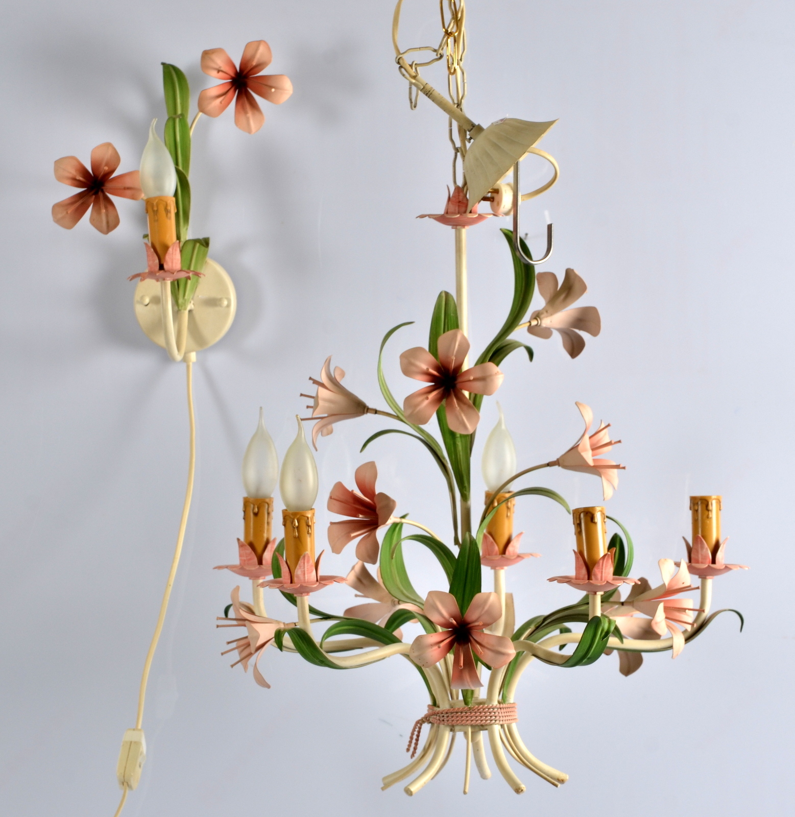 taklampa blommor Taklampa Samt Vägglampa, Metall Med Blommor, 1900-Tal. Belysning & Lampor - Övrig Belysning - Auctionet