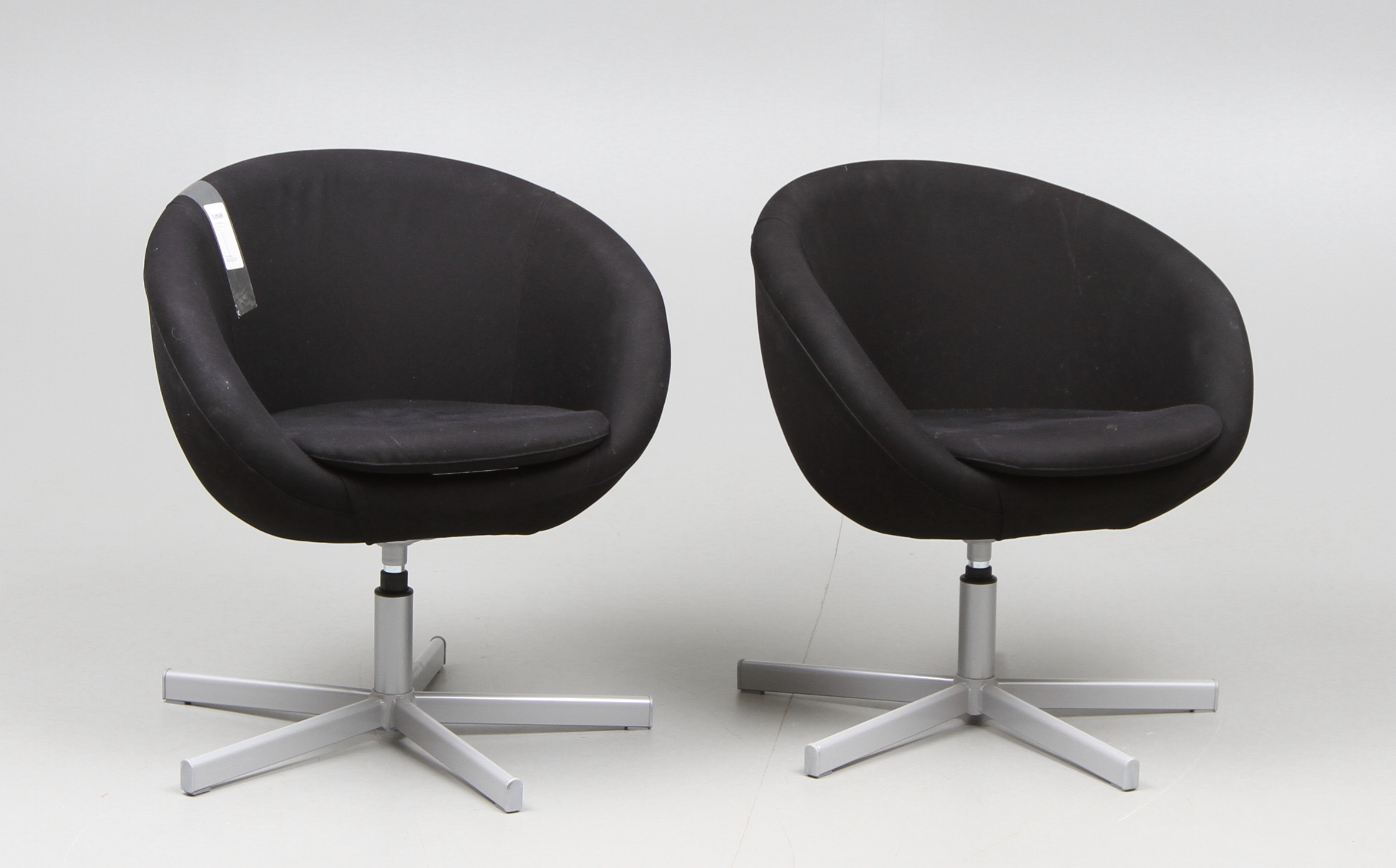 Snurrfåtöljer Ikea Bilder för 52696. SNURRFÅTÖLJER, ett par. Ikea.