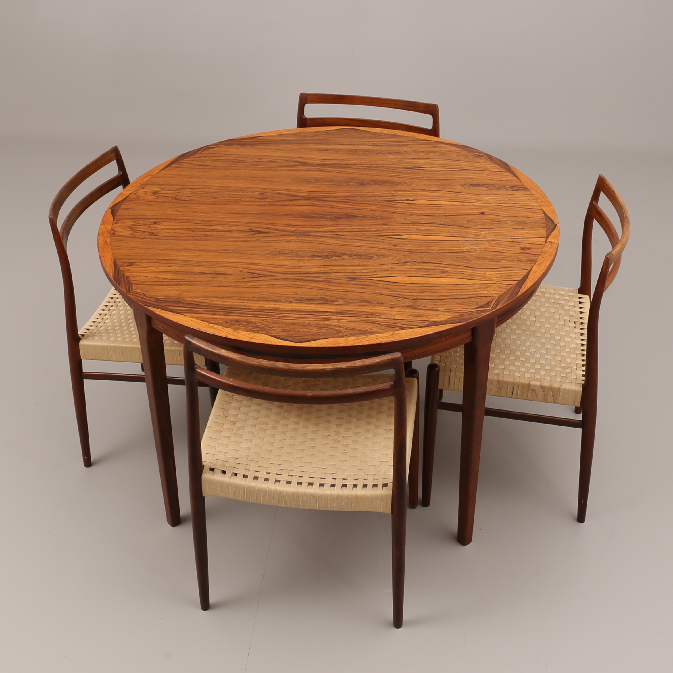 jakaranda bord Dining Table. Chairs, 4 Pcs. Jakaranda, 1960S, Denmark. Furniture - Dining Room Furniture - Auctionet