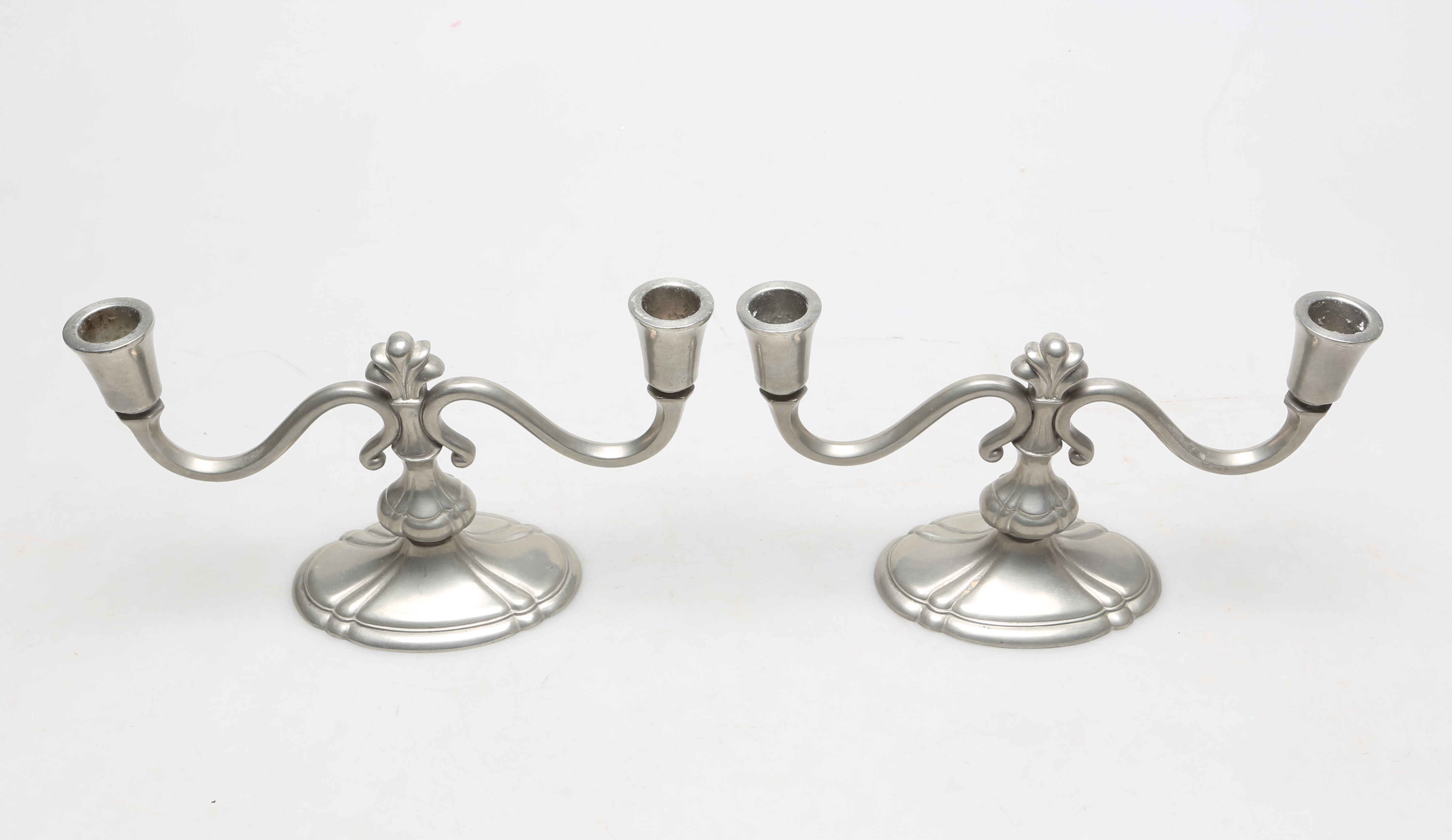 Jlh Svenskt Tenn Ljusstake Bilder för 709384. LJUSSTAKAR, ett par, tenn, JLH Svenskt Tenn, 1936