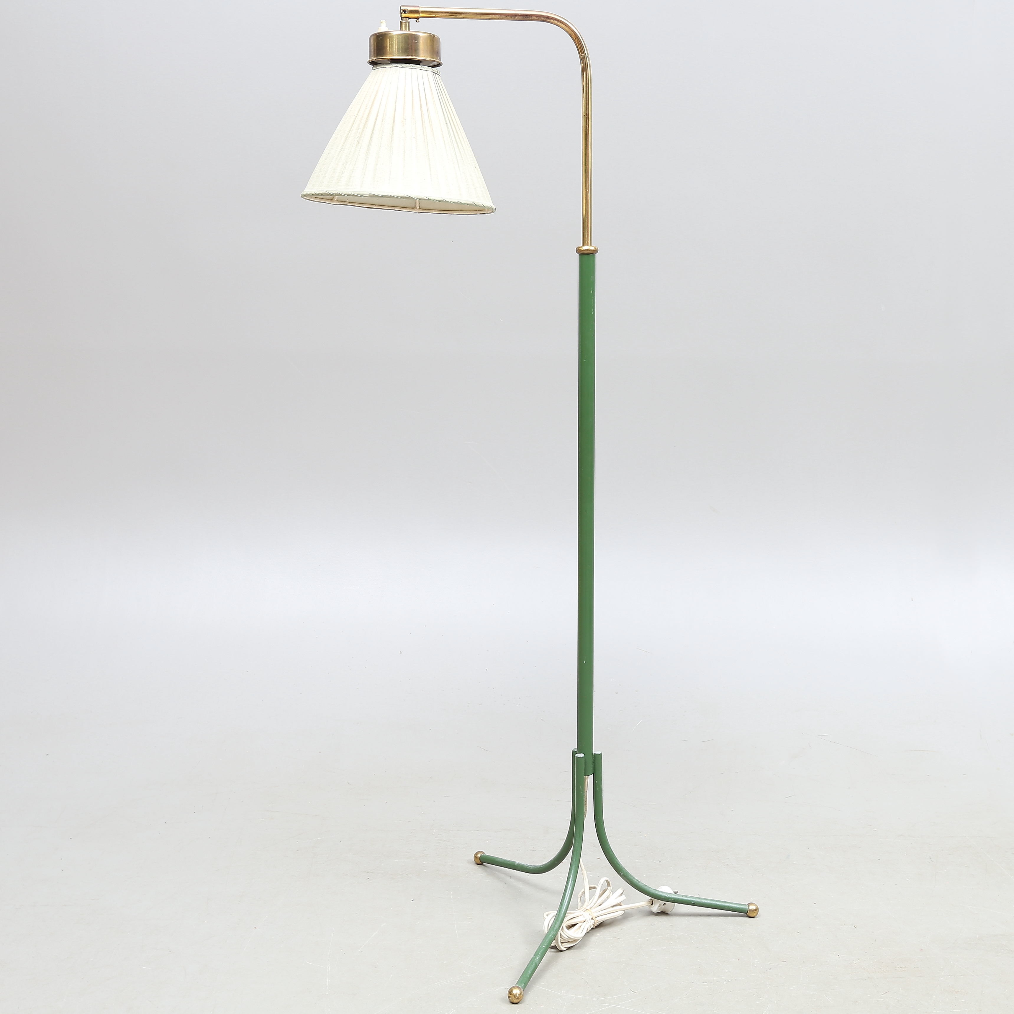golvlampor svenskt tenn Golvlampa, Firma Svenskt Tenn, Modell 1842. Belysning & Lampor - Golvlampor - Auctionet