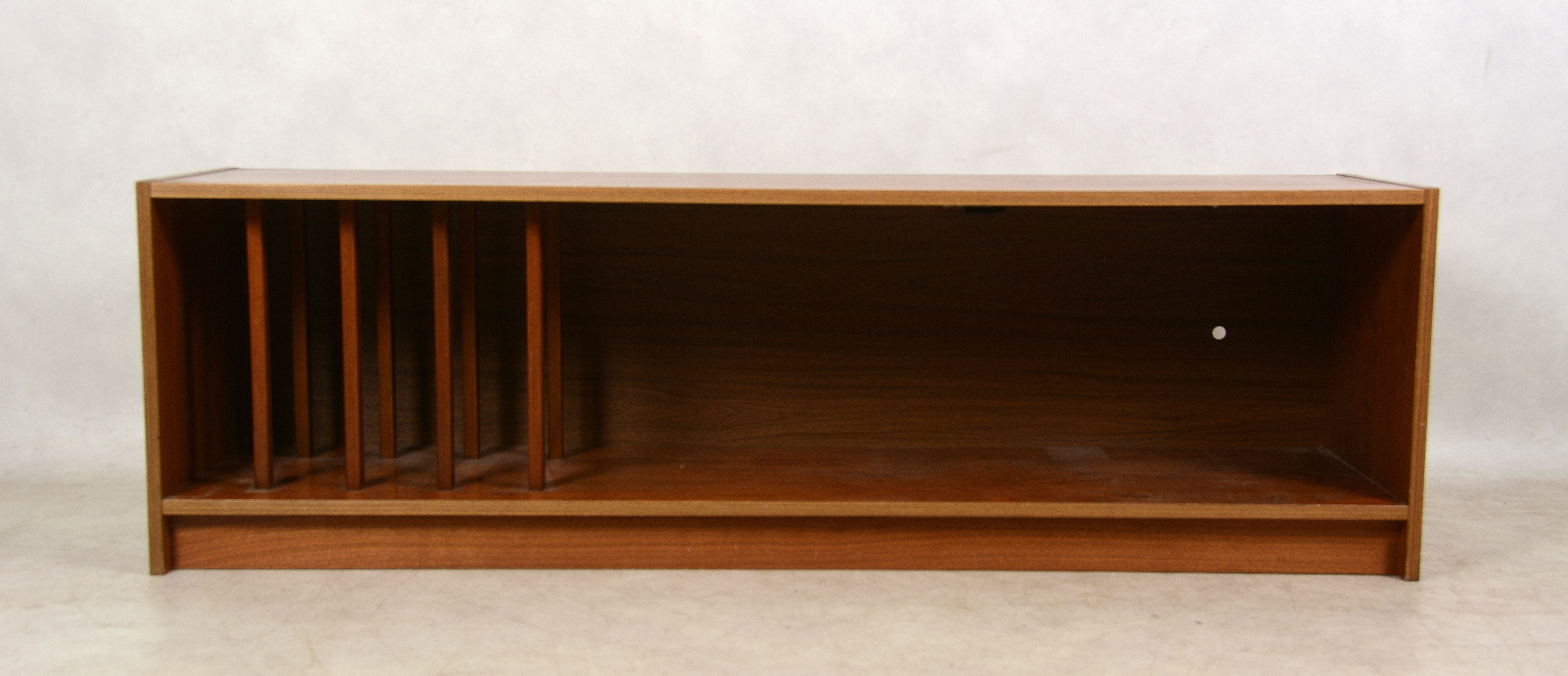 tv bänk teak Images For 731218. Tv Bench, Teak Veneer, 1950S / 60S. - Auctionet