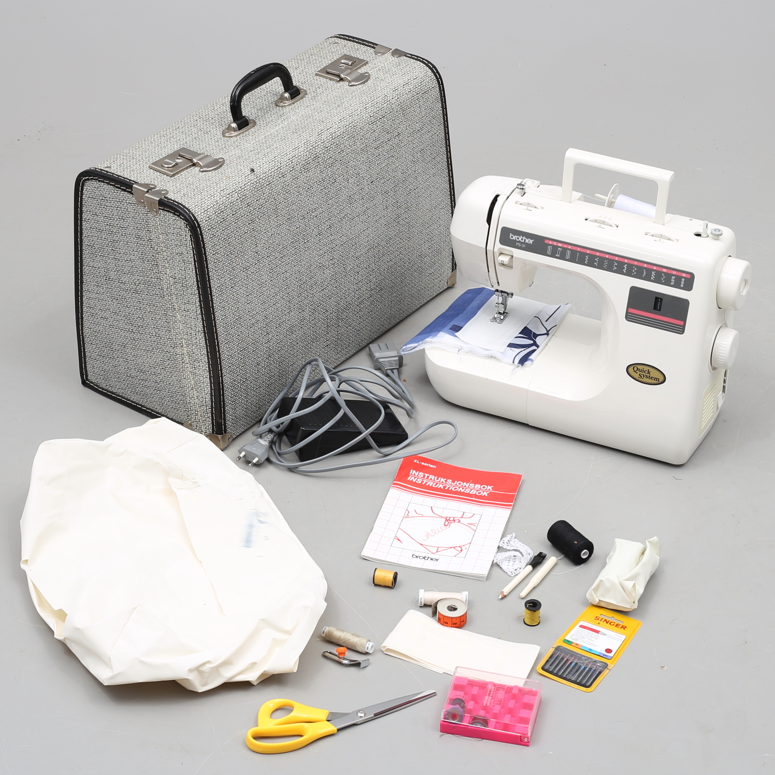 Images for 844502. SEWING MACHINE, Brother PS31.