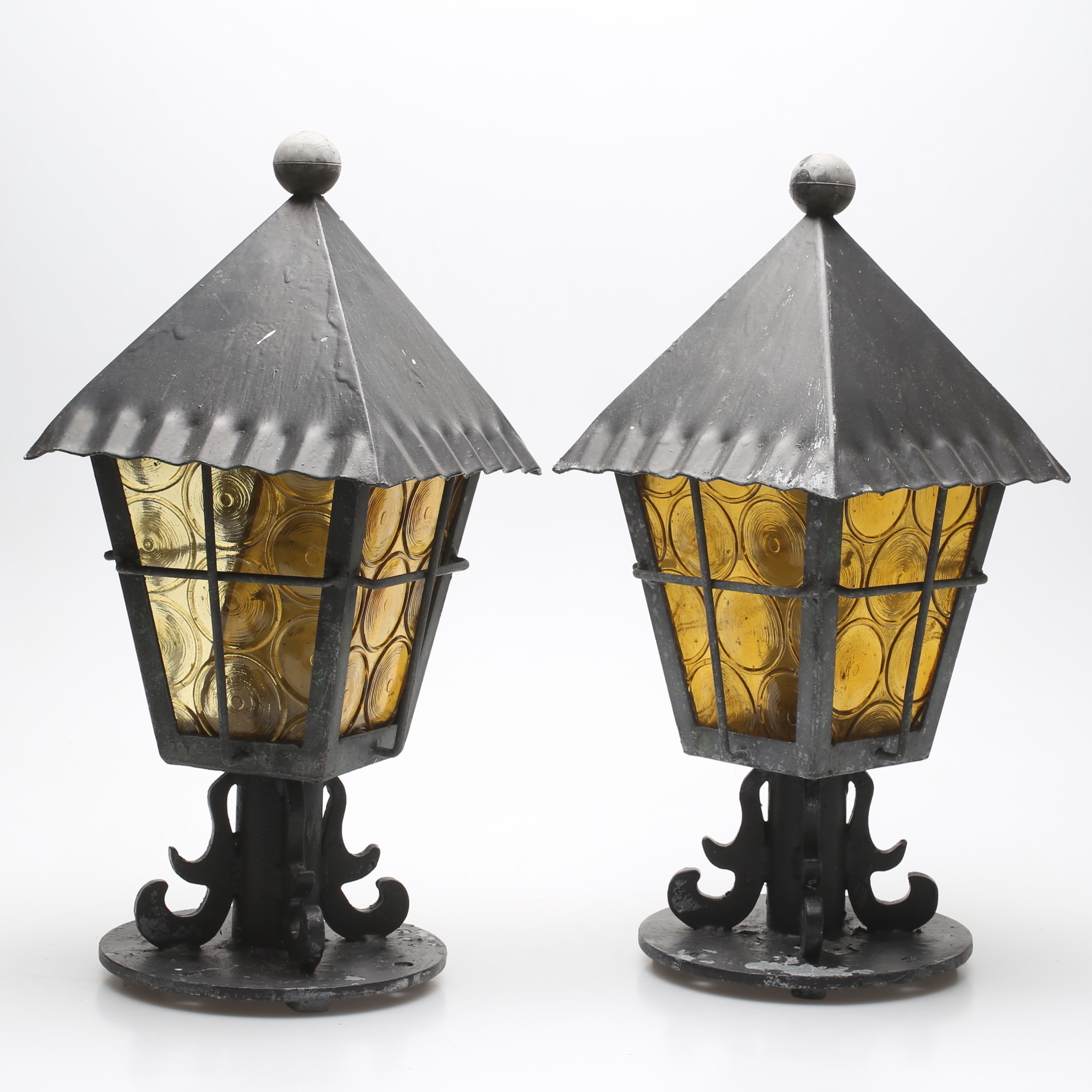 ytterlampor Ytterlampor, 2 St, Glas Och Metall. Belysning & Lampor - Övrig Belysning - Auctionet