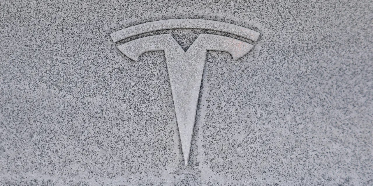 Tesla Batteries Didn’t Work in the Cold Chicago Weather. It’s Another