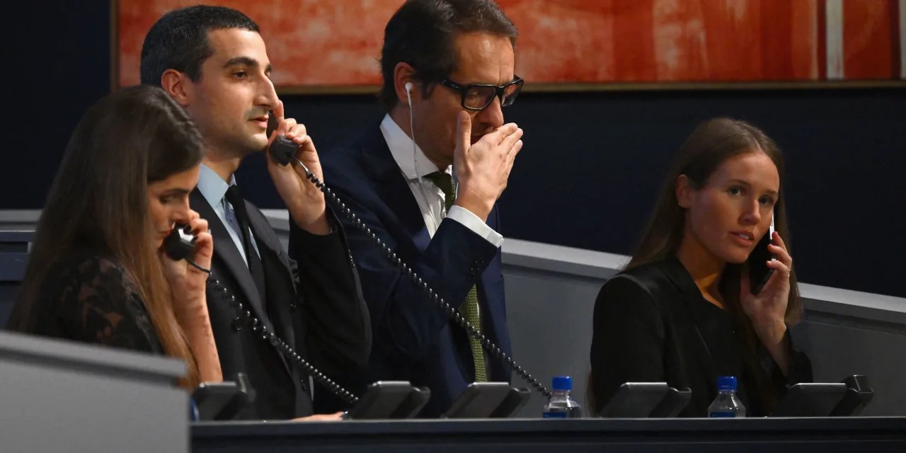 Sotheby’s Overhauls Its Auction Fees, Cutting Costs for Buyers and