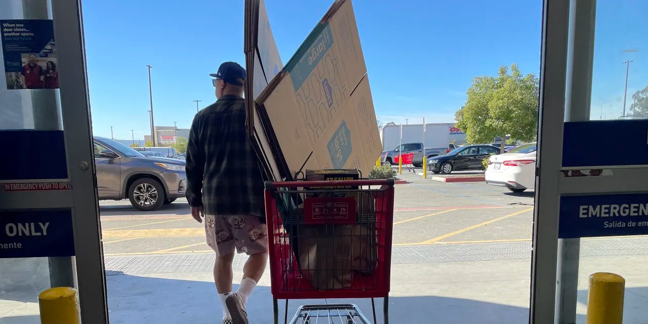 Lowe’s Starts Reward Program for DIYers. Tractor Supply Shows the