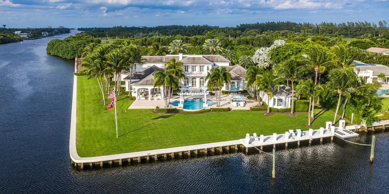 Waterfront Mansion in Gulf Stream, Florida, Asks 14.25M Penta