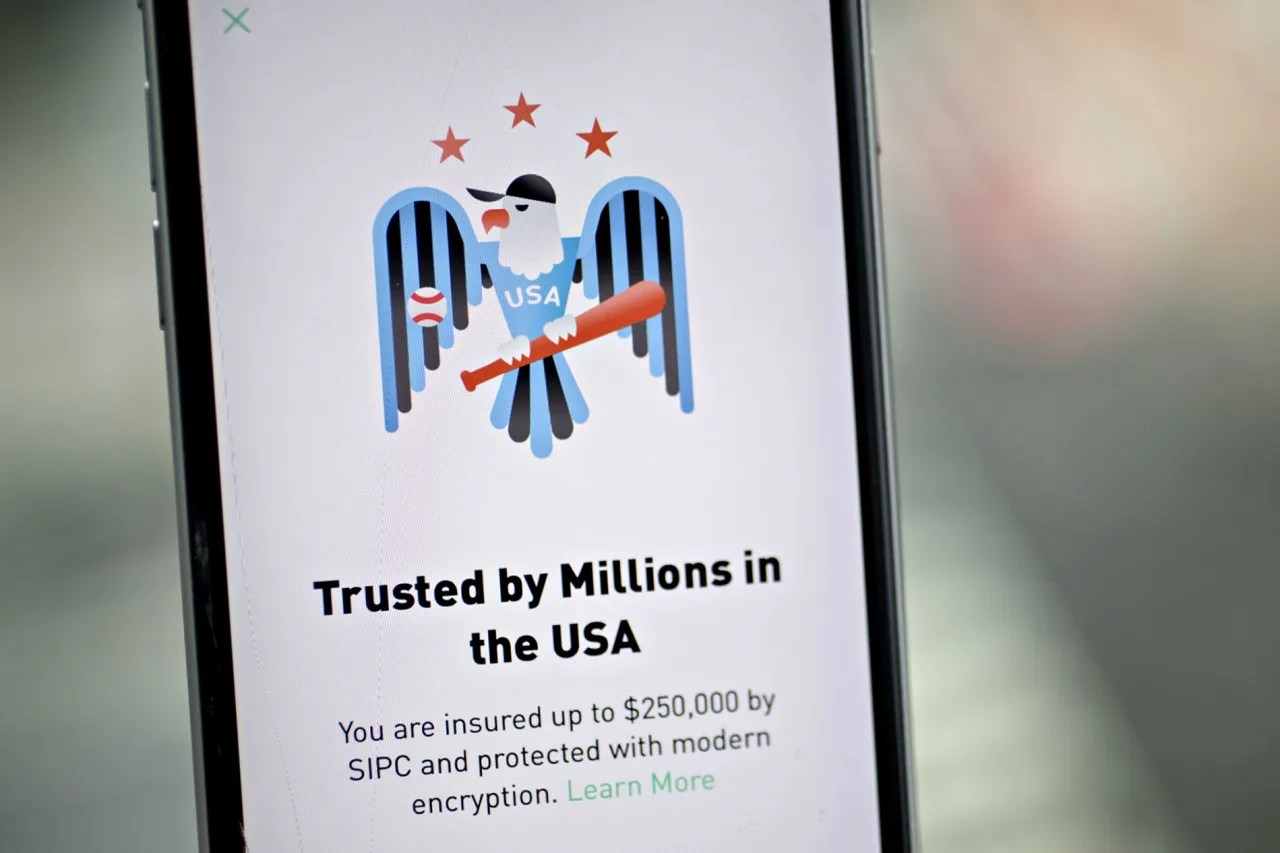 Robinhood Trading App Goes Down Again Amid Stock Selloff ...