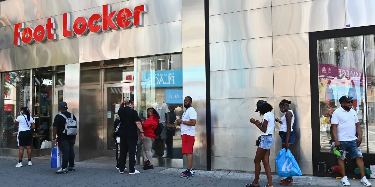 Foot Locker Just Paid Off a Big Chunk of Debt. That’s Good News. Barron's