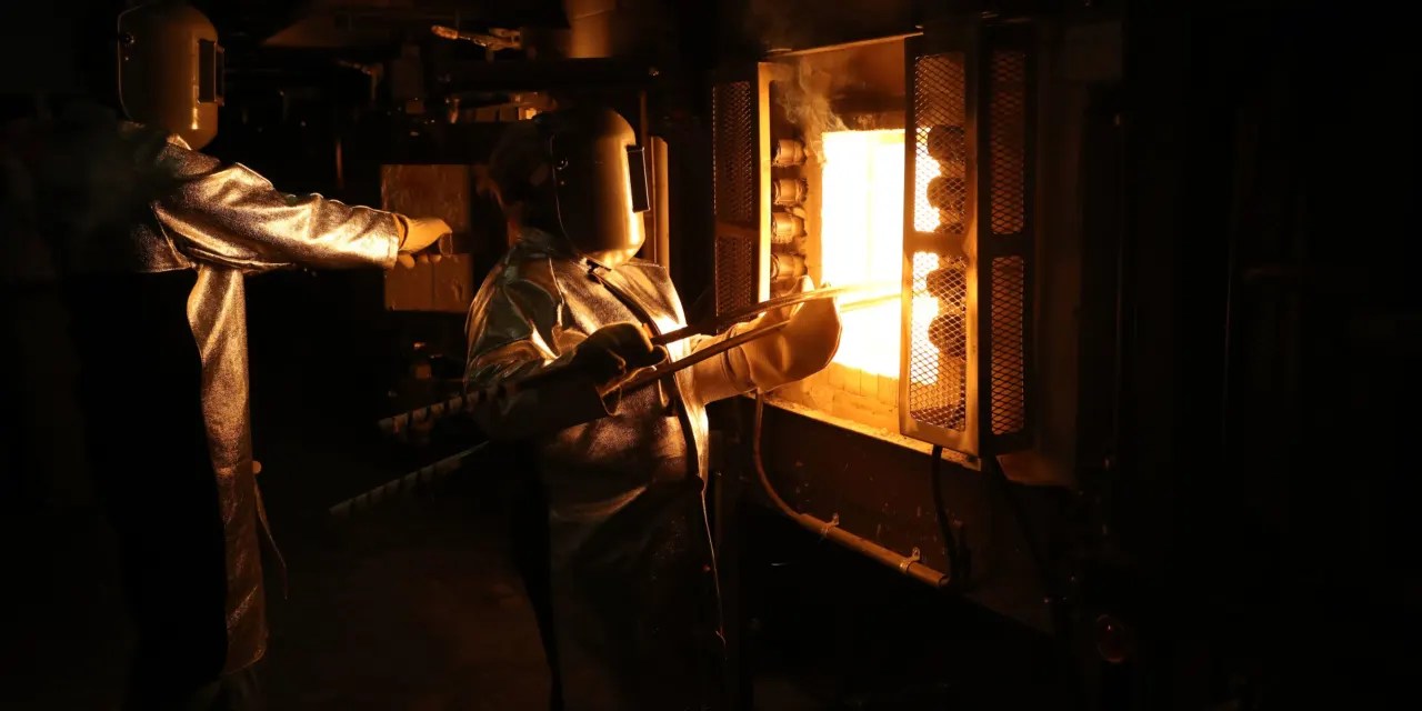 Buy Corning, Juniper, and Casa, but Sell HP, Analyst Says Barron's