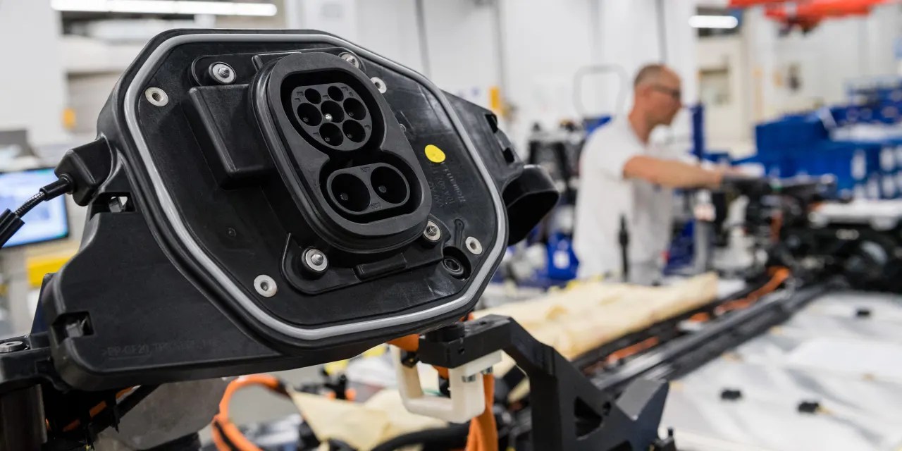 Plug Power Missed Earnings Estimates. Why Its Stock Is Gaining. Barron's