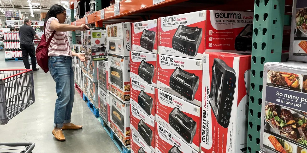 Costco's SameStore Sales Growth Slowed. Blame It on Lower Gas Prices