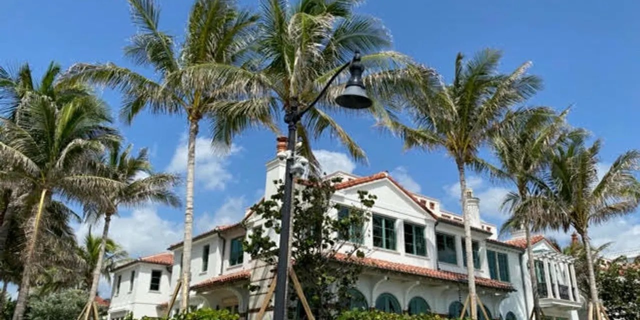 Rare Townhouse at the Center of Palm Beach, Florida, Sells for 29.6