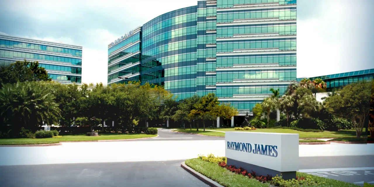 Raymond James Hires Advisors From Wells Fargo Barron's