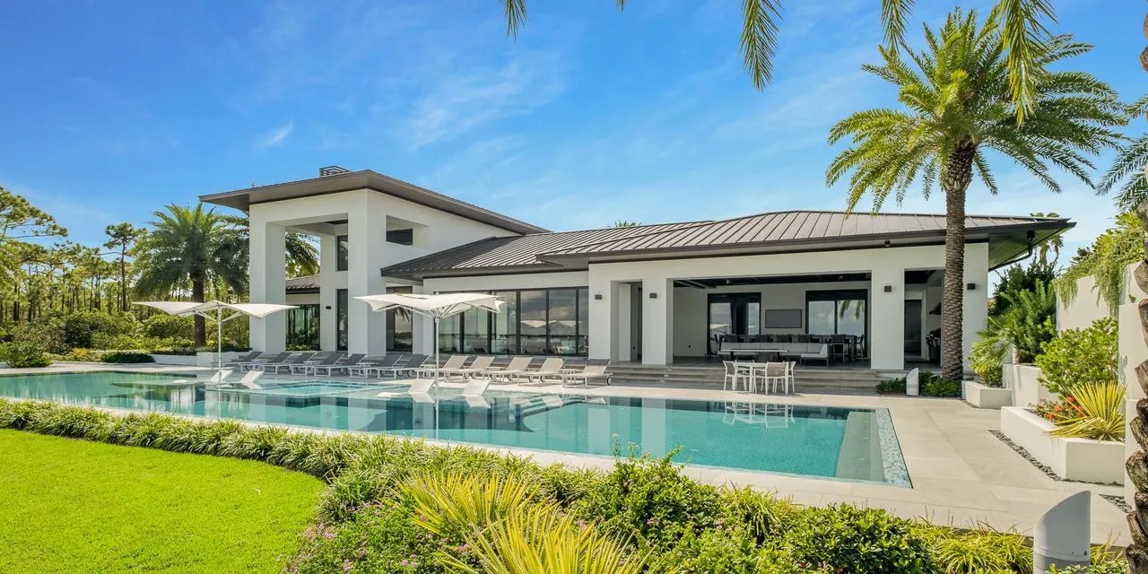 Modern Beach House on Florida’s Panhandle Lists for a Record Price of