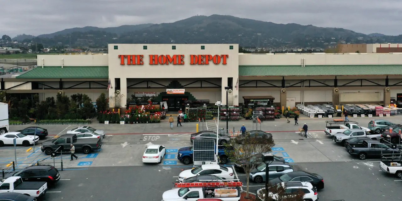 Home Depot and Lowe's Report Earnings Next Week. Here's What to Expect