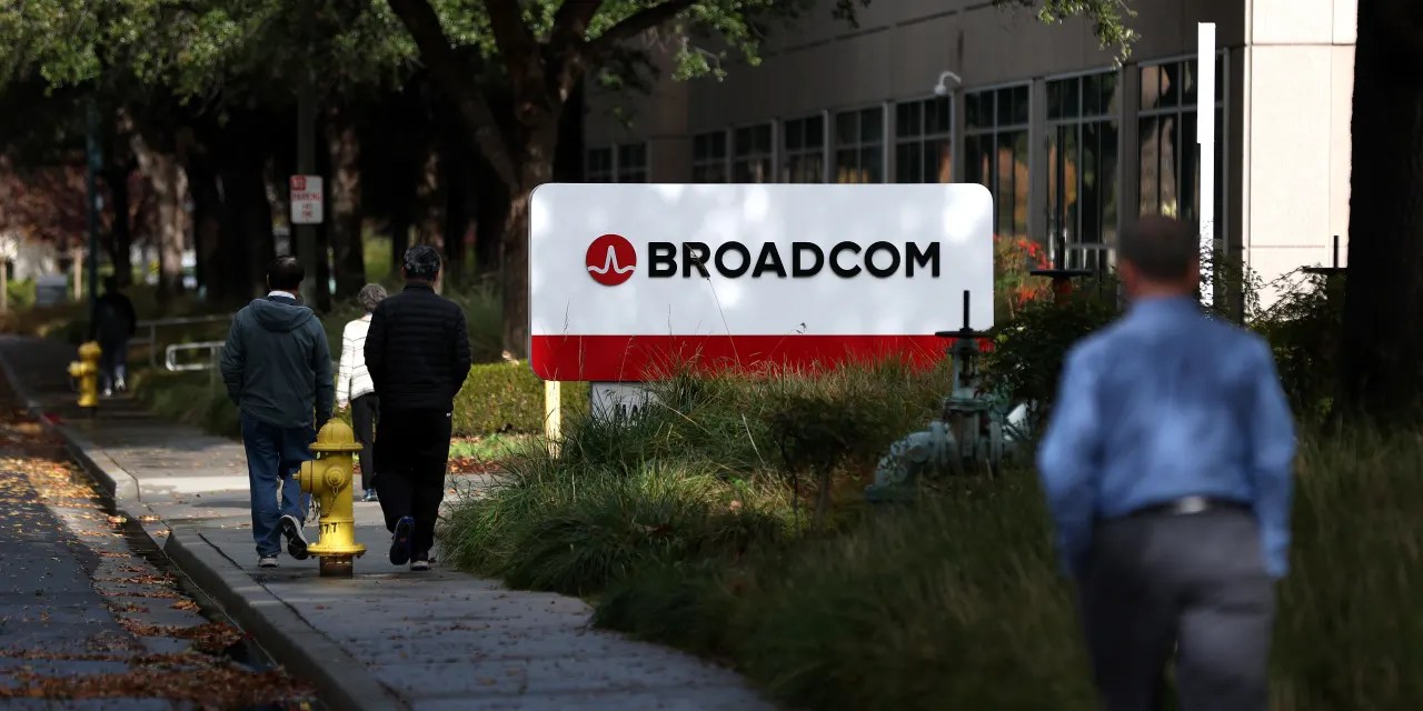 Why the AI Cycle Means Broadcom Stock Has 25% Upside After the Recent Selloff