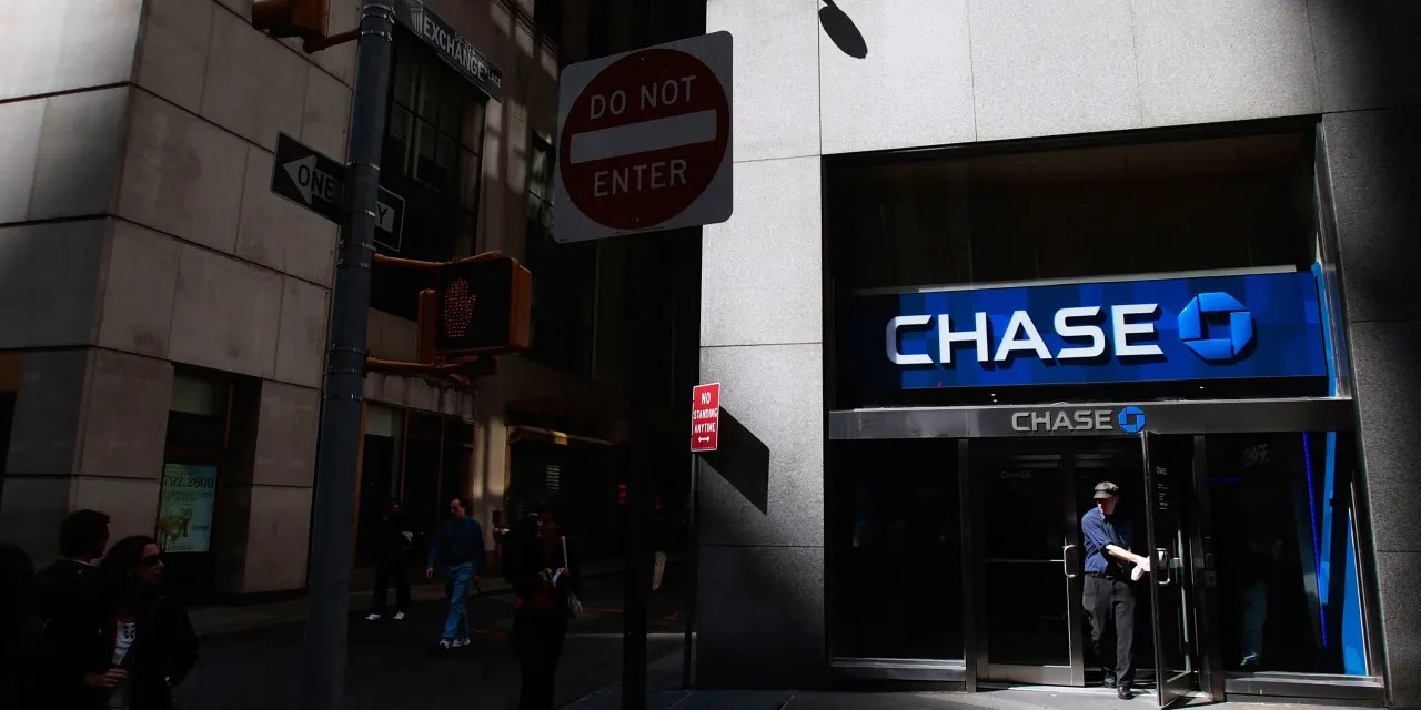 Stock Has Lagged Behind Peers. An Analyst Says It's Time to