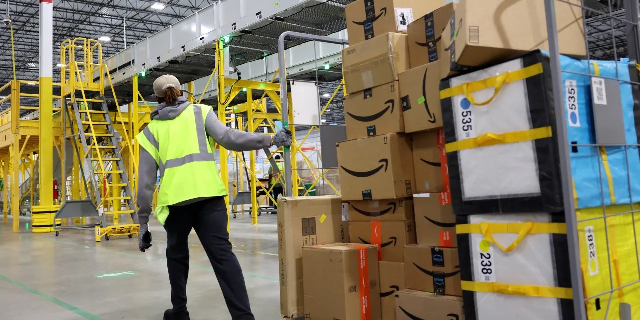 Amazon Stock Could Have a Better 2023. It's One of Our Picks for the