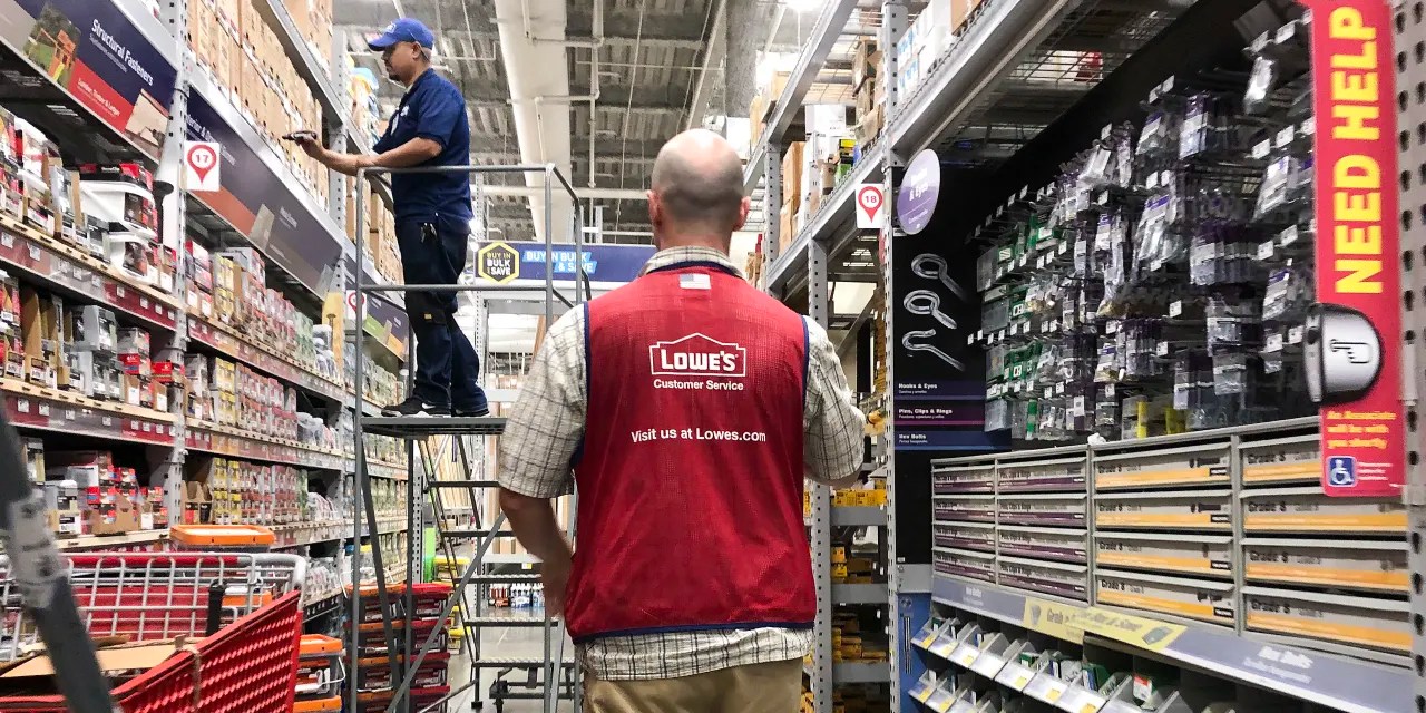 Buy Lowe’s Stock. The HomeImprovement Retailer Is Catching Up to Home