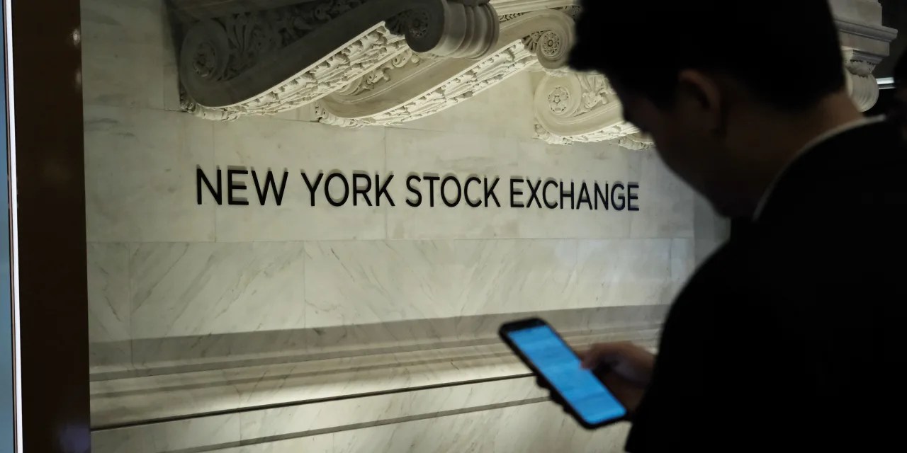 Stocks Rise as Inflation Shows Signs of Easing