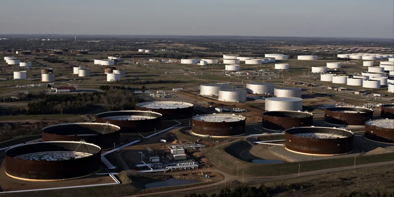 A Big U.S. Oil Refinery Could Go Up After a 50Year Wait Barron's