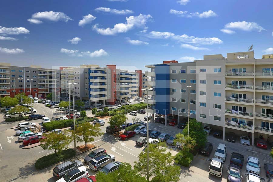 Superb Apartment w/ Rent Refund + Parking.