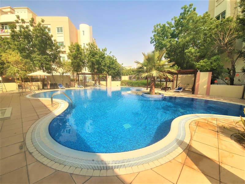 3500 INCLUDING BILLS STUNNING FURNISHED STUDIO DISCOVERY GARDEN